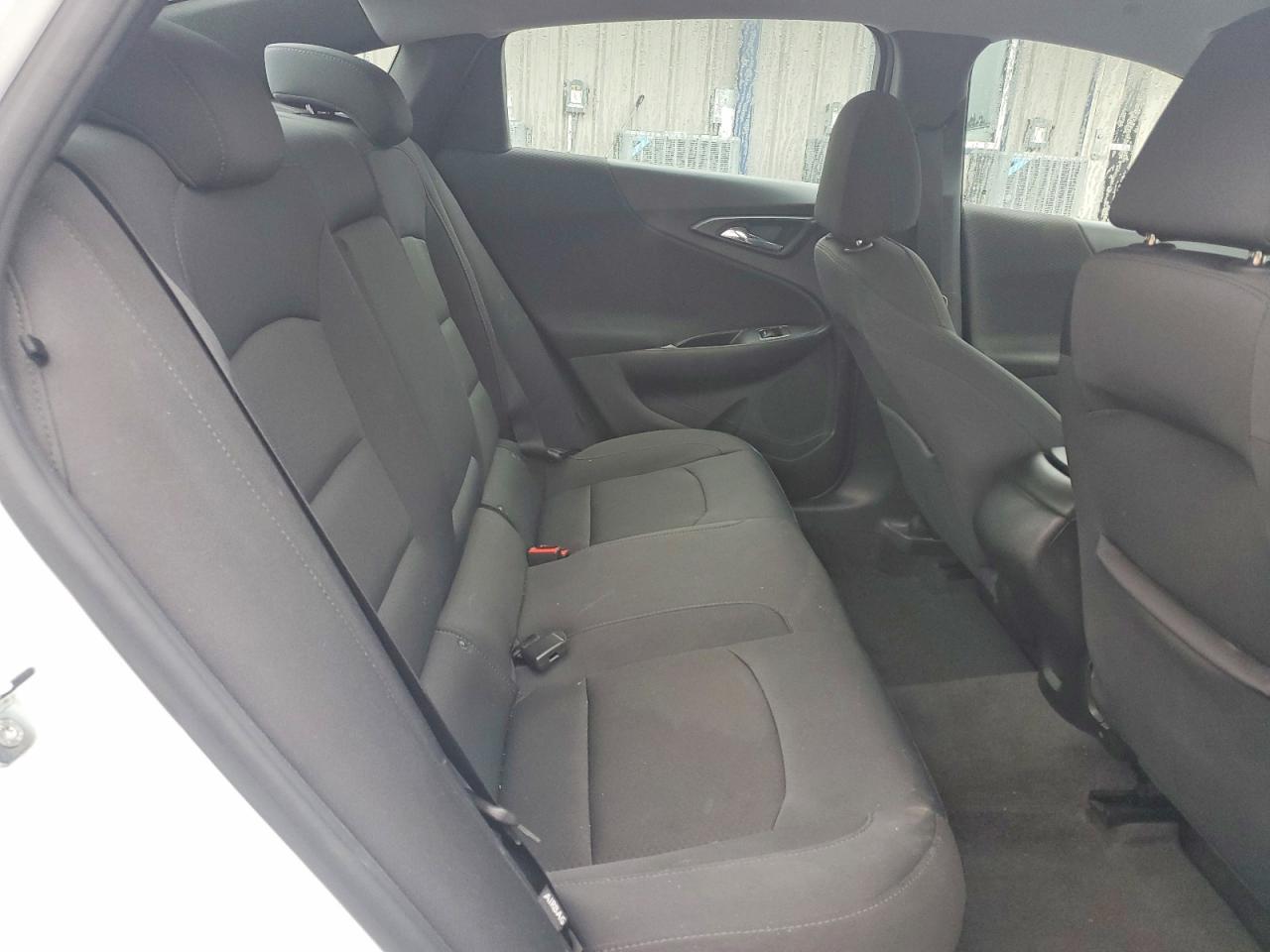 2016 Chevrolet Malibu Ls Белый vin: 1G1ZB5ST9GF345937