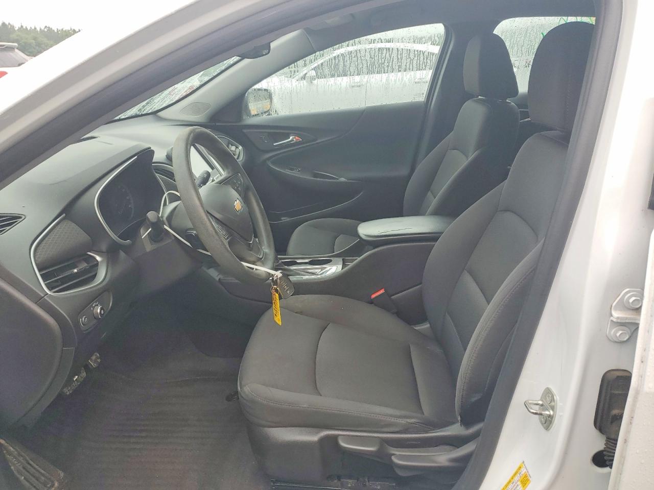 2016 Chevrolet Malibu Ls Белый vin: 1G1ZB5ST9GF345937