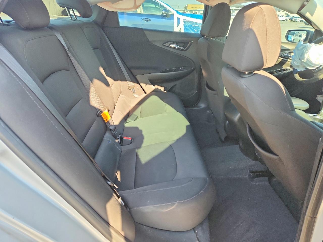 2019 Chevrolet Malibu Ls Silver vin: 1G1ZB5STXKF145576