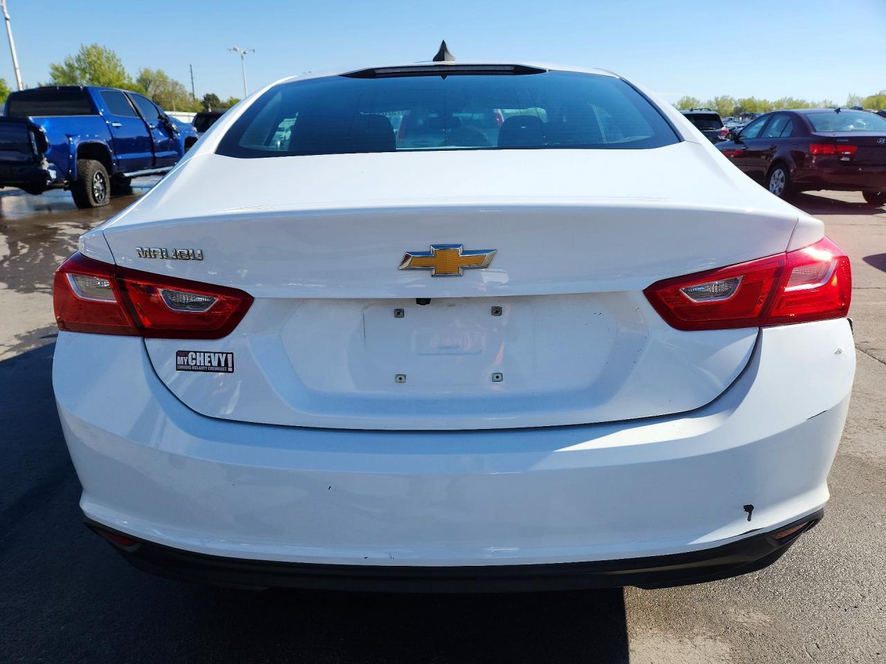 2020 Chevrolet Malibu Ls Белый vin: 1G1ZB5STXLF117827