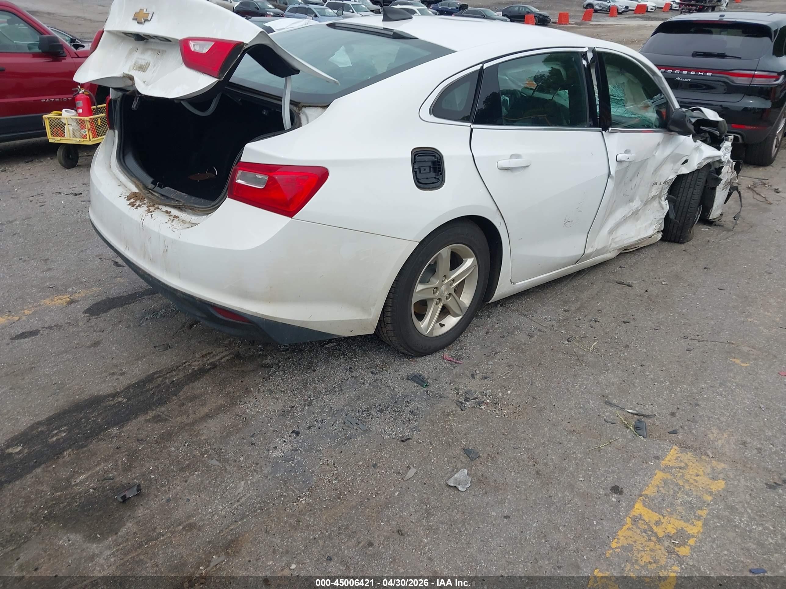 2022 Chevrolet Malibu Fwd Ls Белый vin: 1G1ZB5STXNF205330