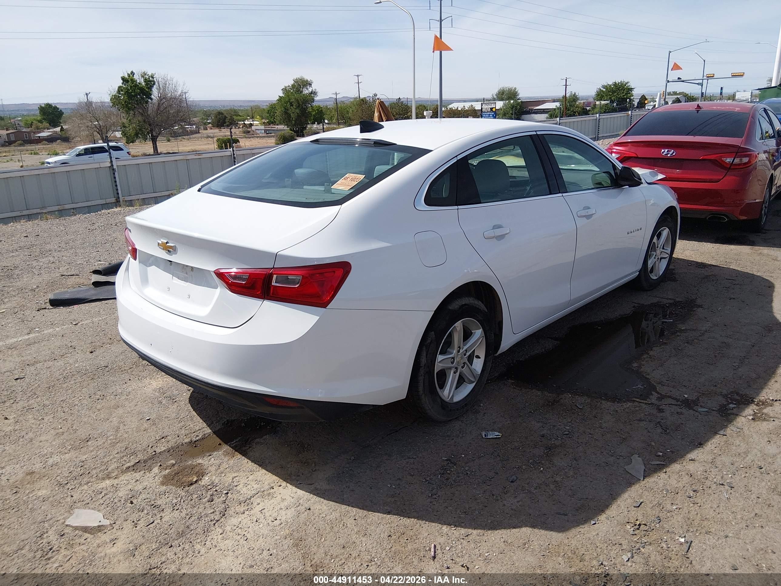 2023 Chevrolet Malibu Fwd Ls White vin: 1G1ZB5STXPF113282
