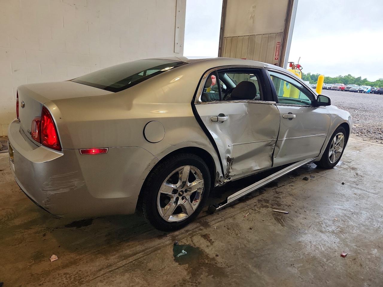 2010 Chevrolet Malibu 1lt Silver vin: 1G1ZC5E05AF187828