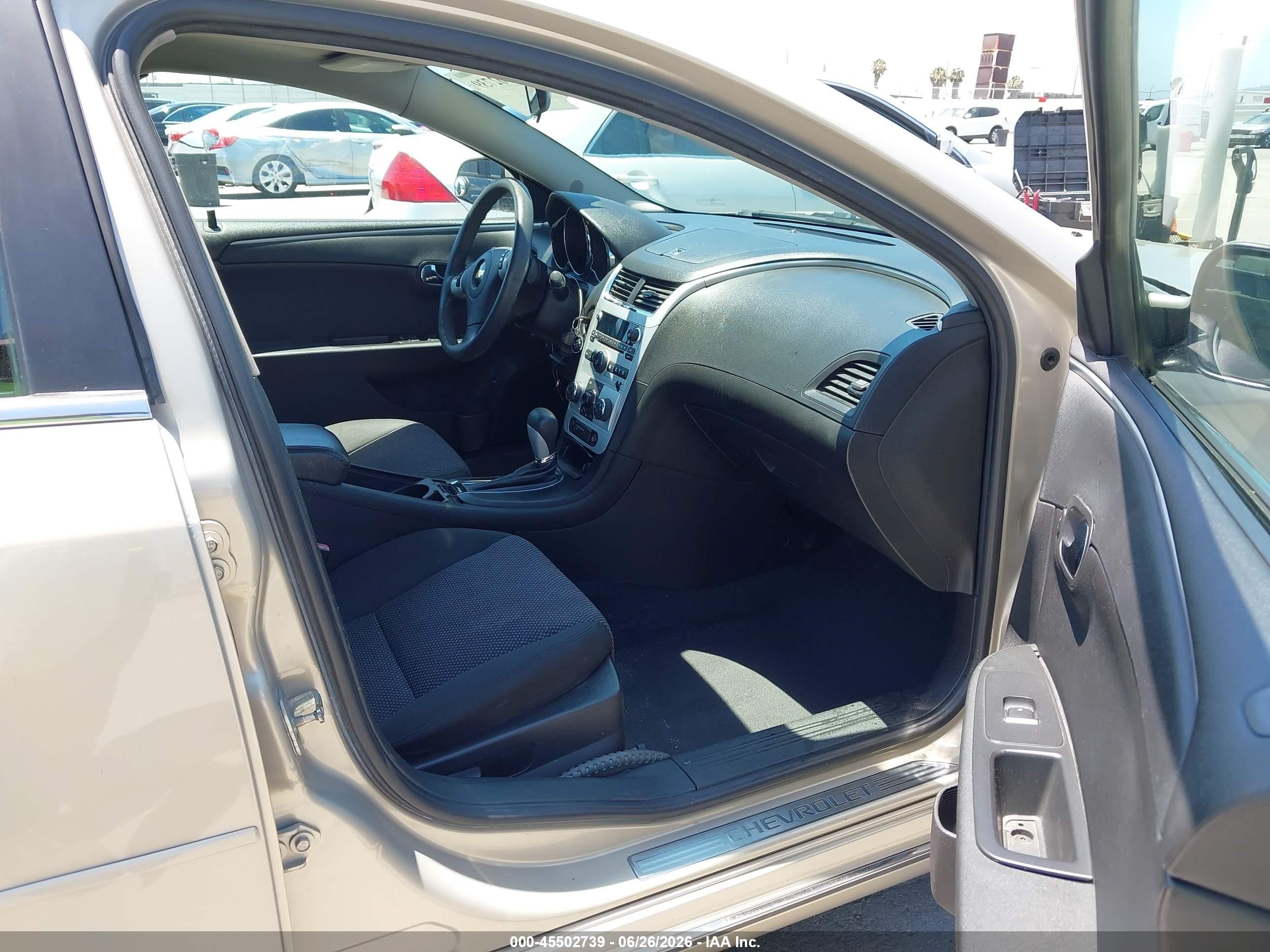 2010 Chevrolet Malibu Lt Cream vin: 1G1ZC5E08AF246676