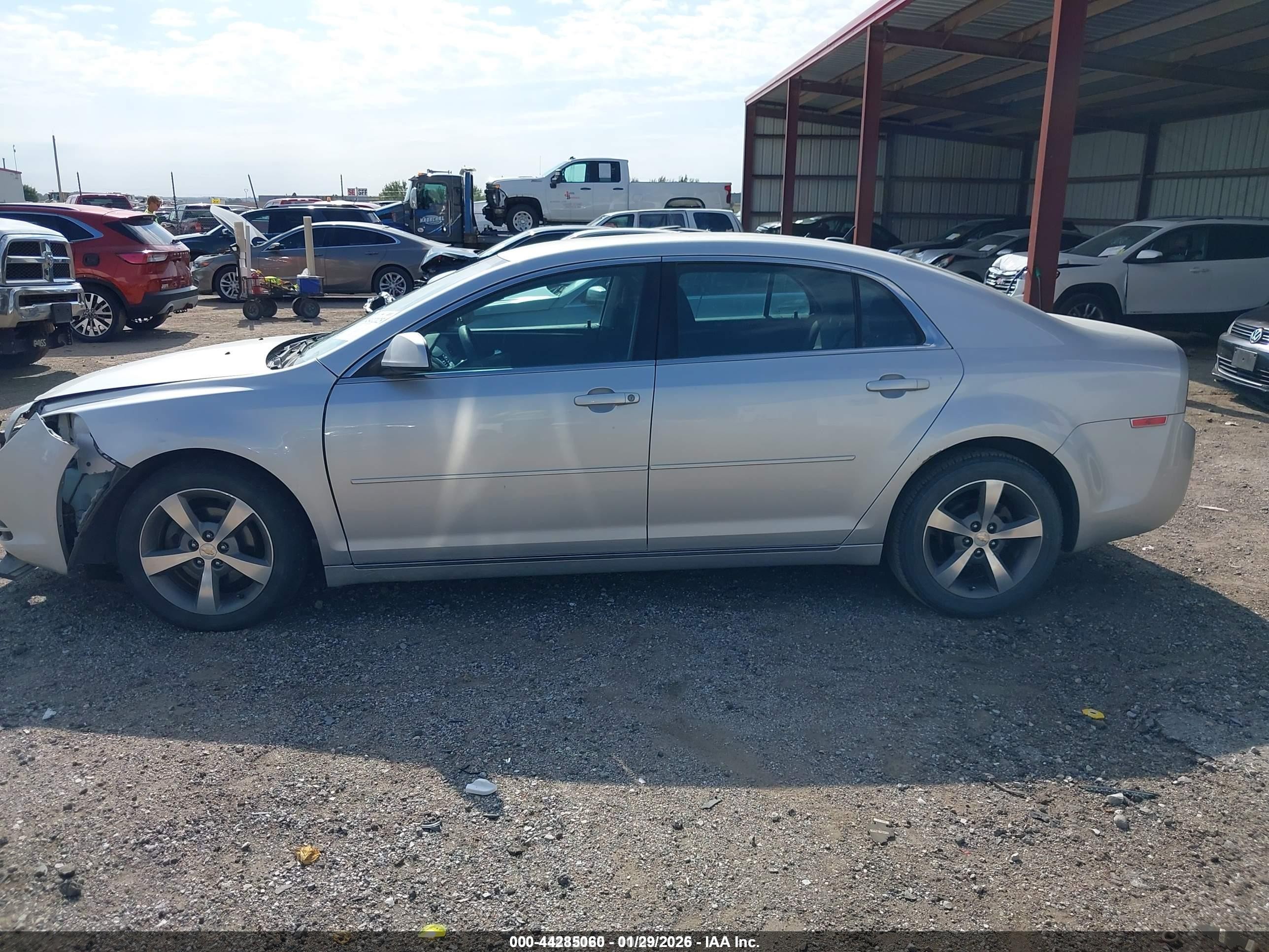 2011 Chevrolet Malibu 1lt Серебряный vin: 1G1ZC5E10BF261473