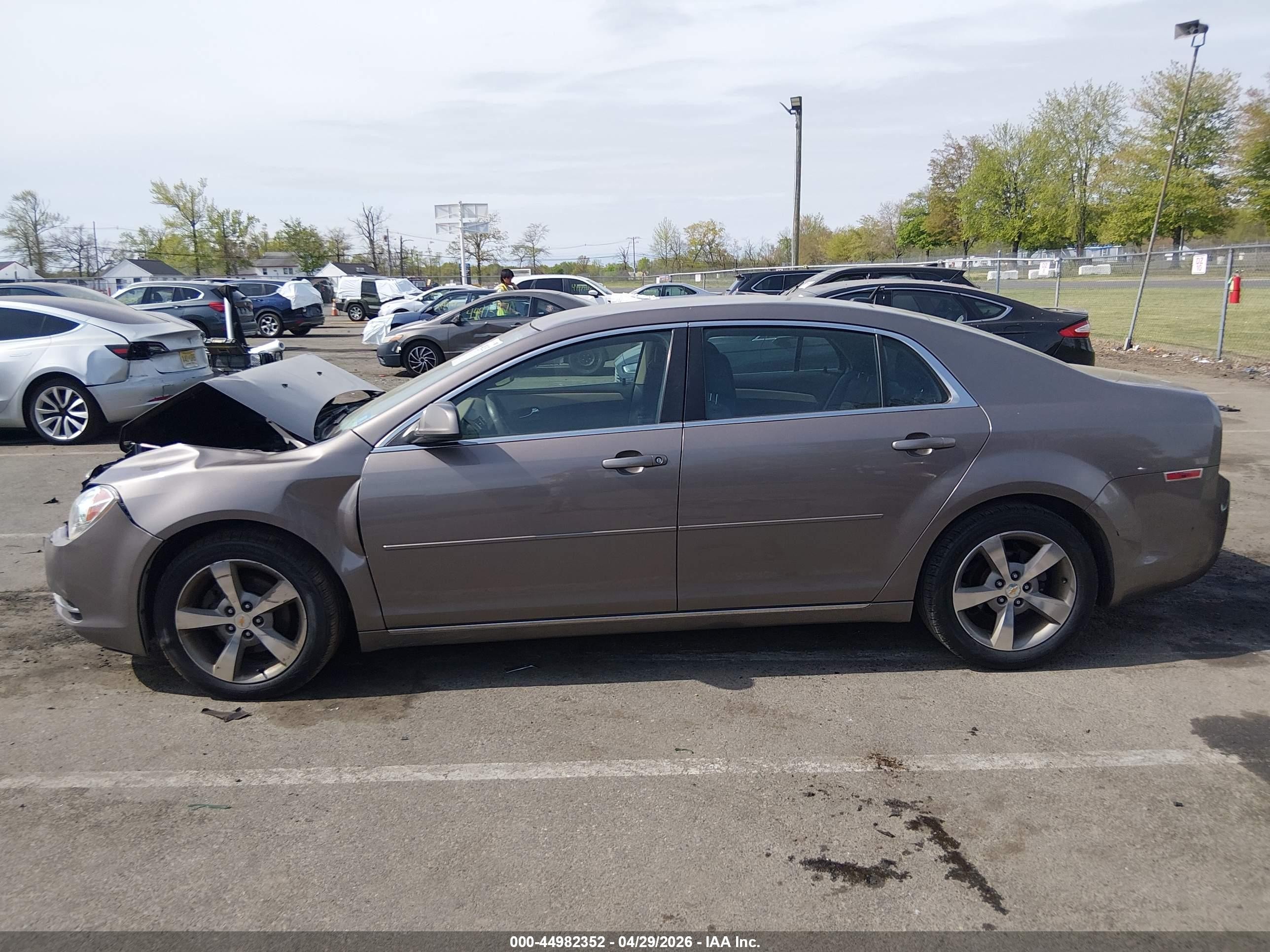 2011 Chevrolet Malibu 1lt Серебряный vin: 1G1ZC5E11BF214937