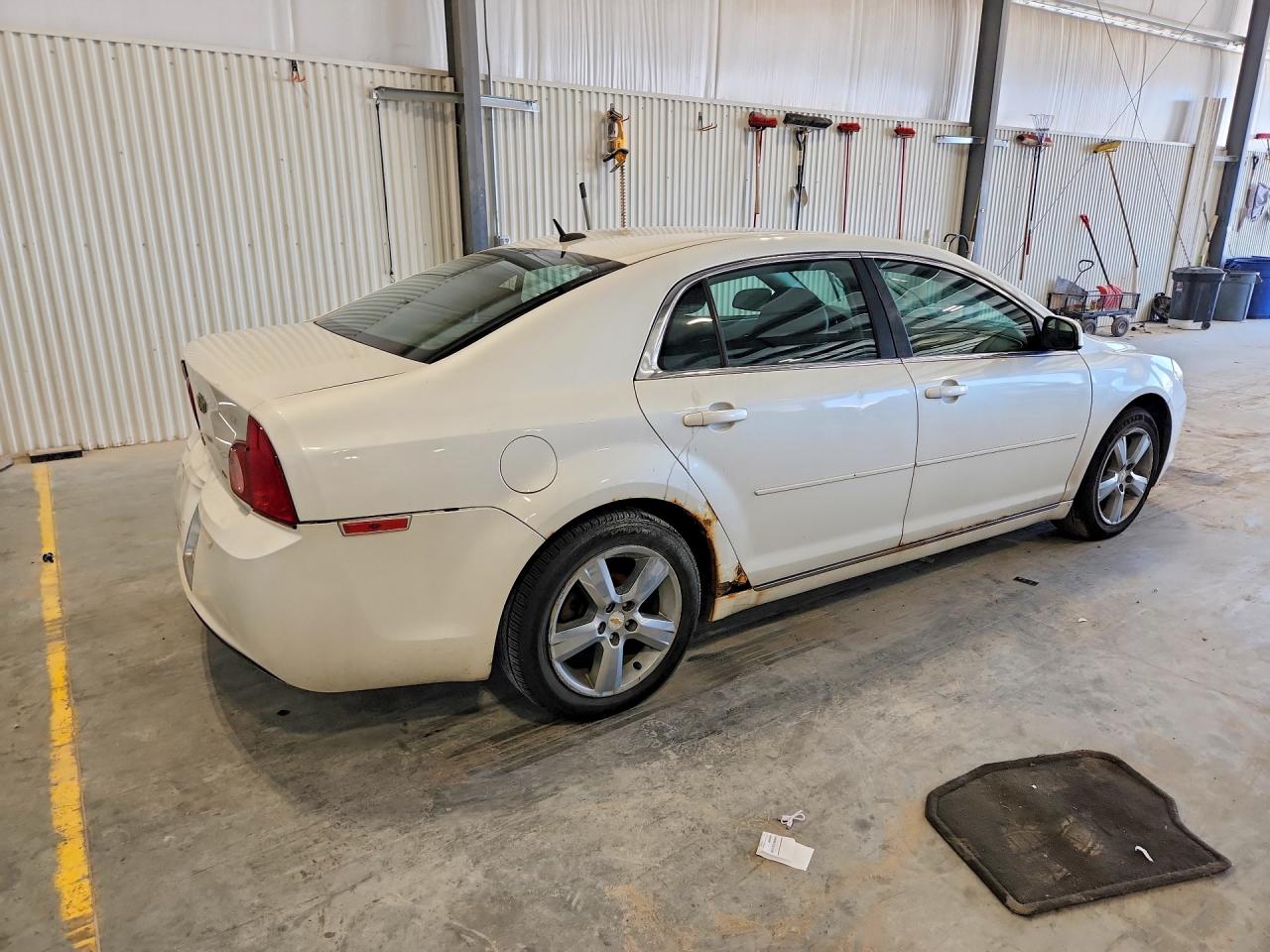 2011 Chevrolet Malibu White vin: 1G1ZC5E12BF235070