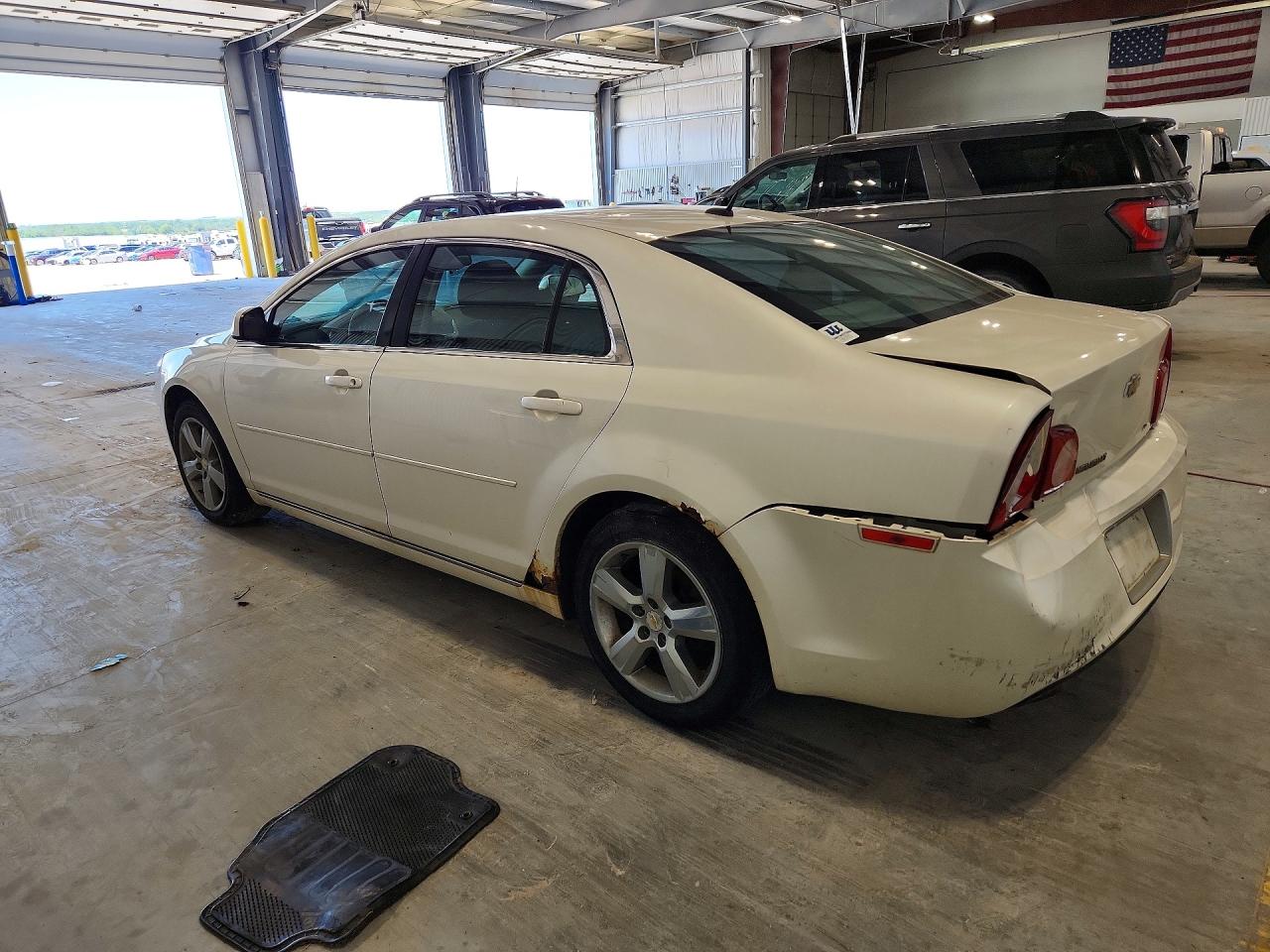 2011 Chevrolet Malibu White vin: 1G1ZC5E12BF235070