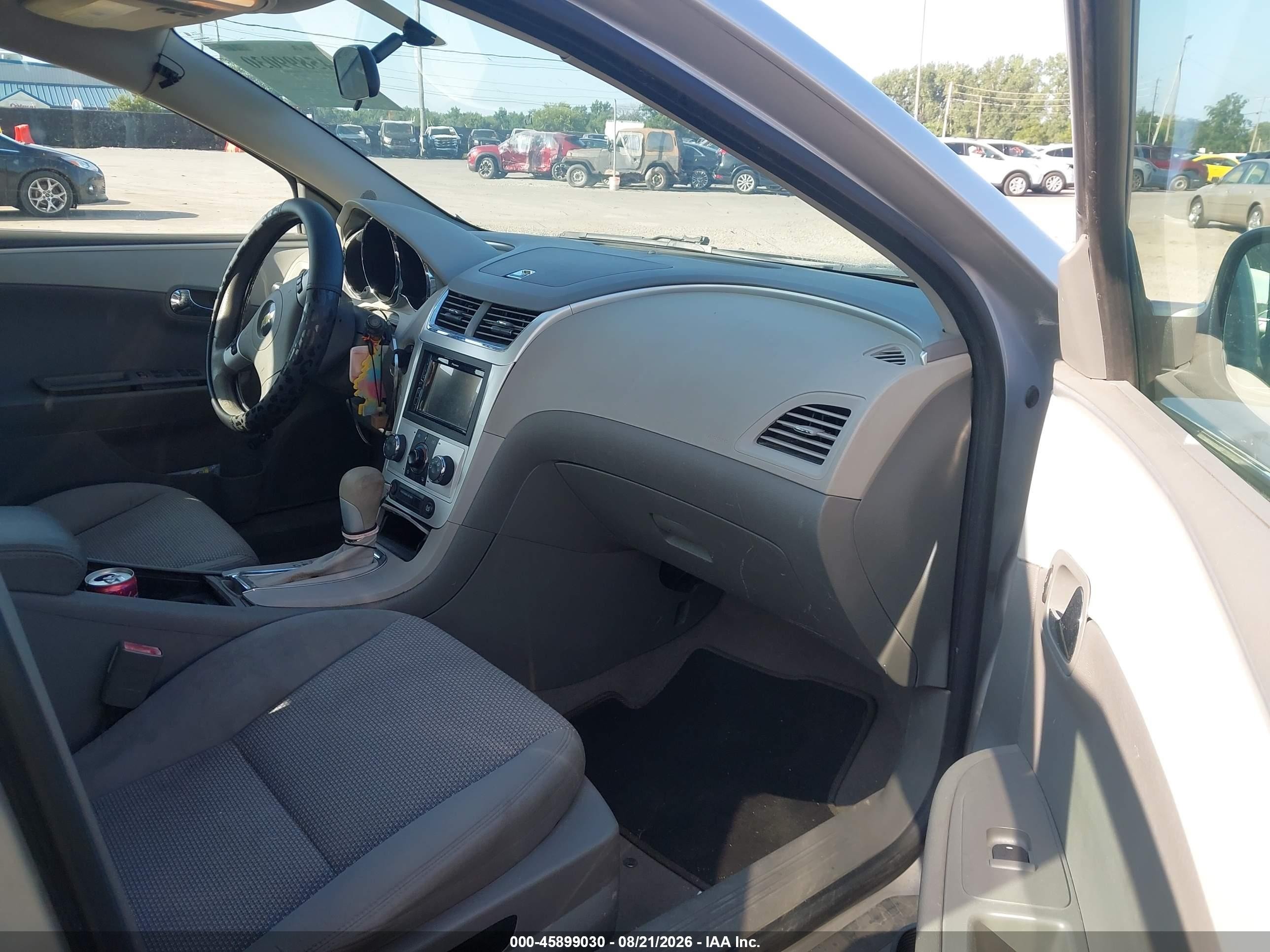 2011 Chevrolet Malibu 1lt Серебряный vin: 1G1ZC5E15BF362024