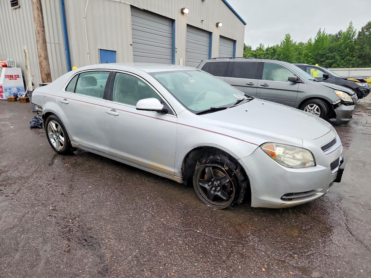 2010 Chevrolet Malibu 1lt Серебряный vin: 1G1ZC5EB5AF159738
