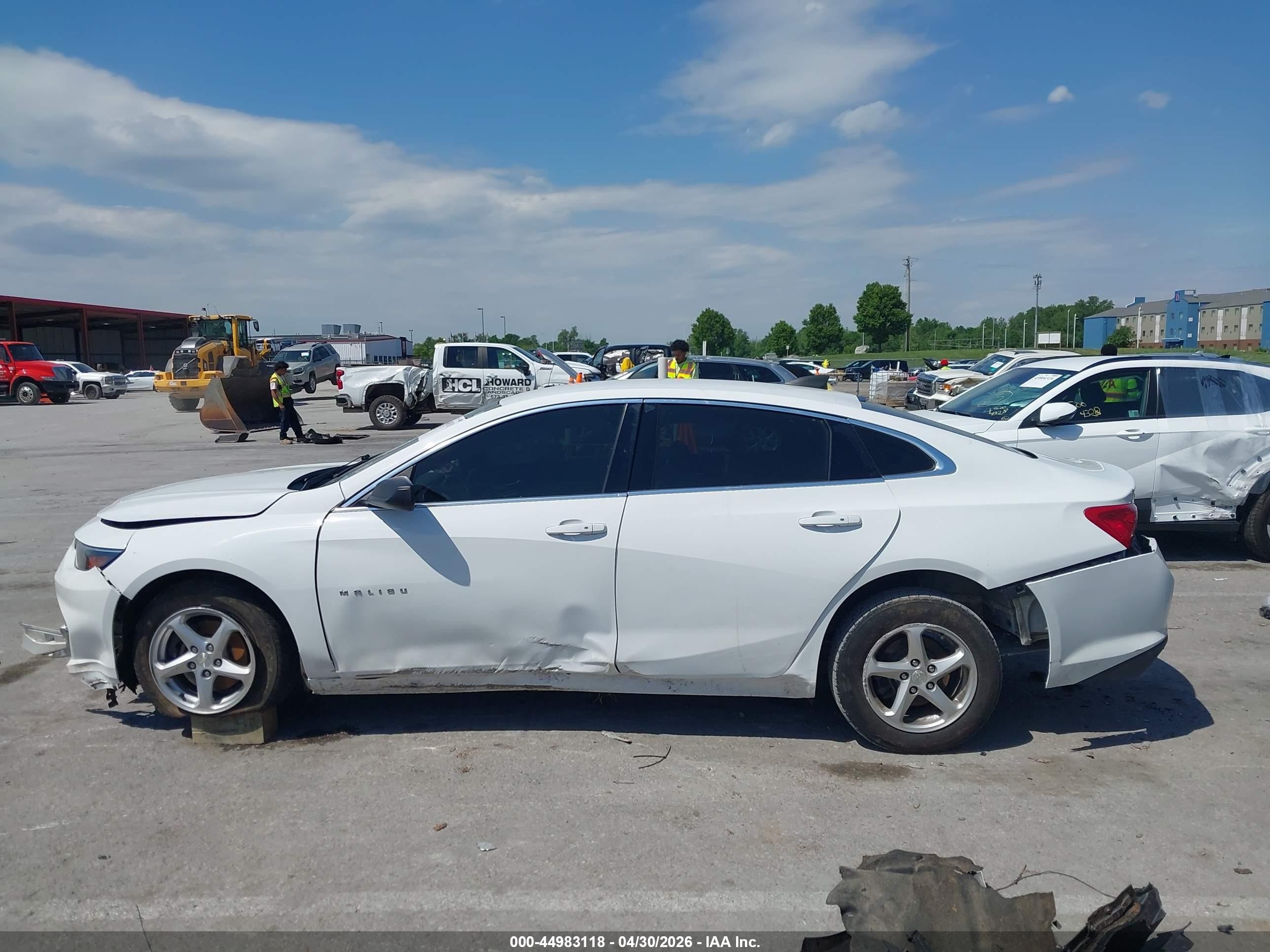 2016 Chevrolet Malibu 1fl White vin: 1G1ZC5ST1GF230214