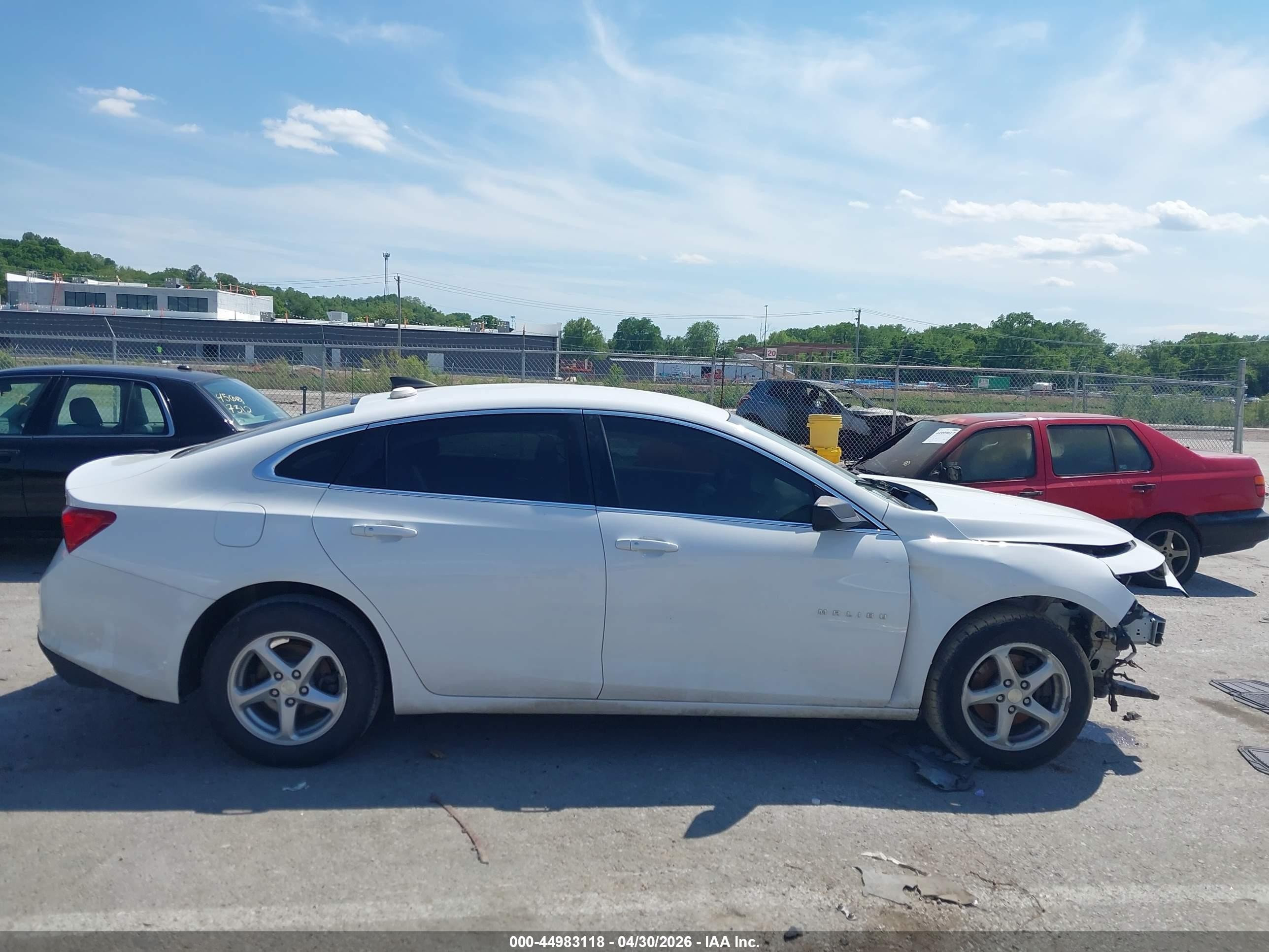 2016 Chevrolet Malibu 1fl White vin: 1G1ZC5ST1GF230214
