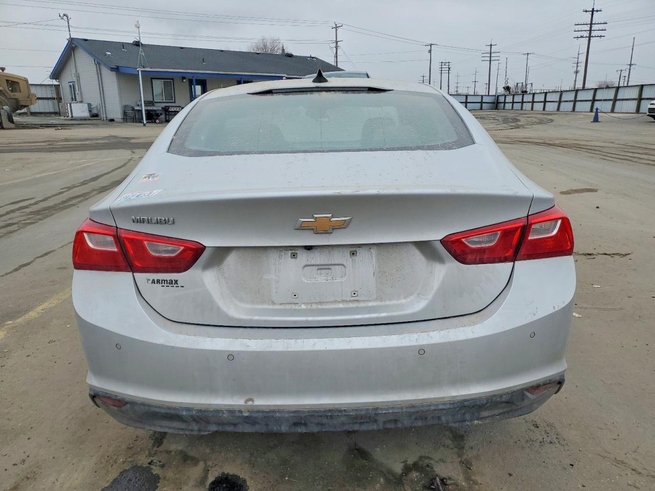 2020 Chev Malibu Silver vin: 1G1ZC5ST1LF033926