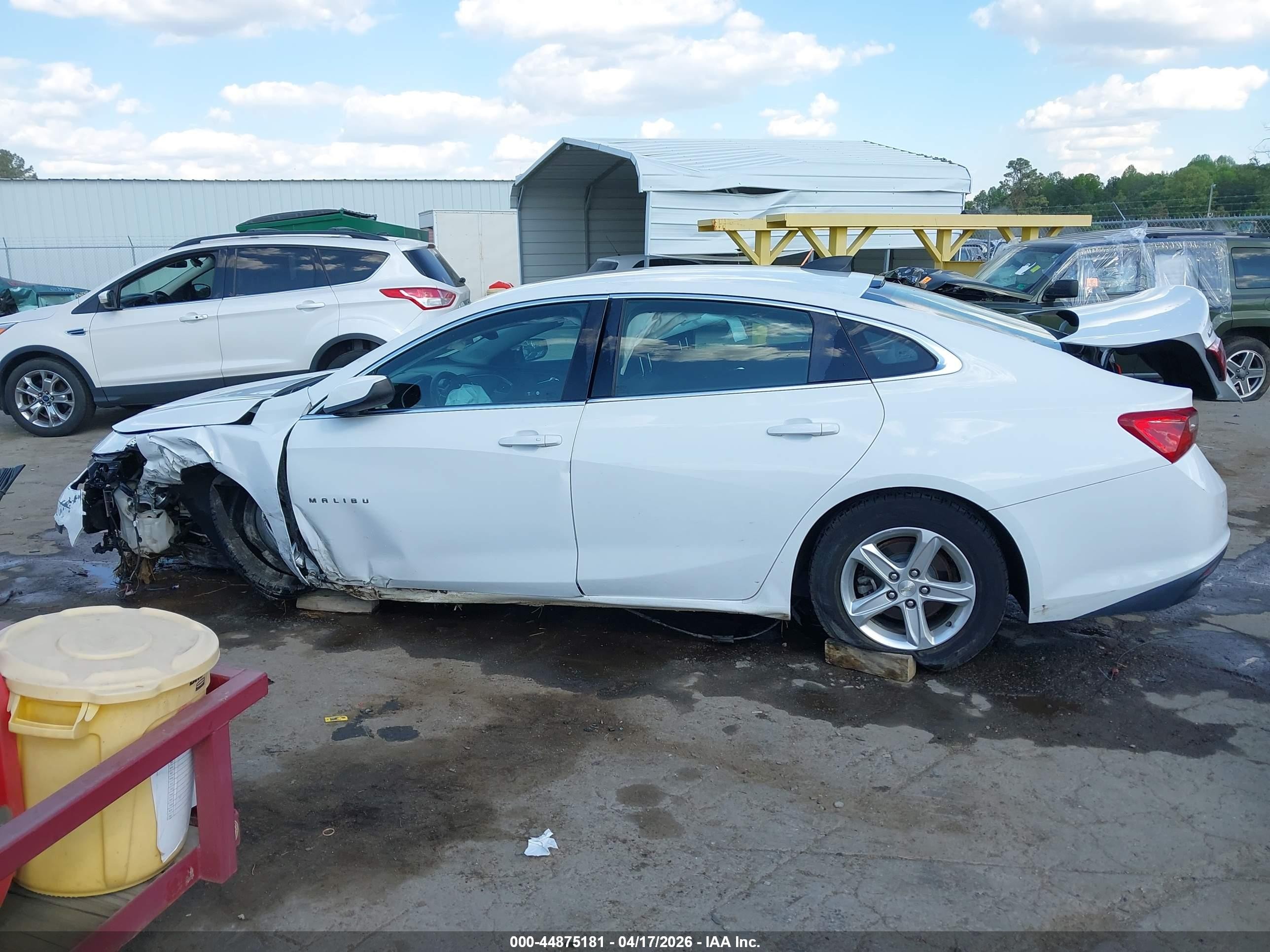 2019 Chevrolet Malibu 1fl Белый vin: 1G1ZC5ST3KF120421