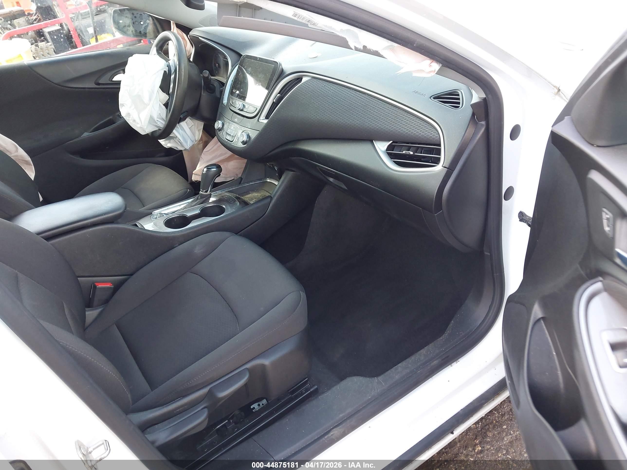 2019 Chevrolet Malibu 1fl Белый vin: 1G1ZC5ST3KF120421