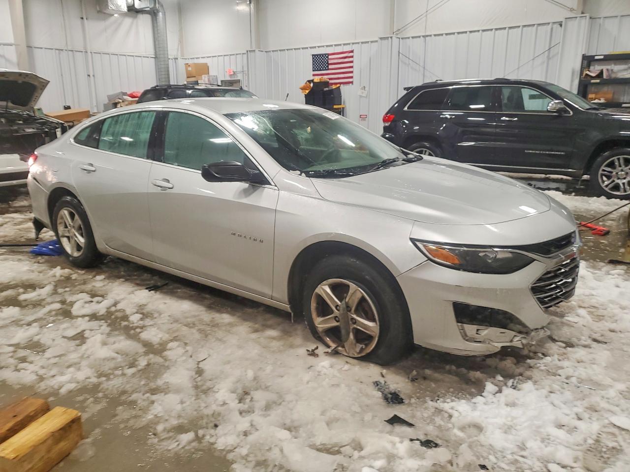 2020 Chevrolet Malibu Ls Серебряный vin: 1G1ZC5ST6LF101850