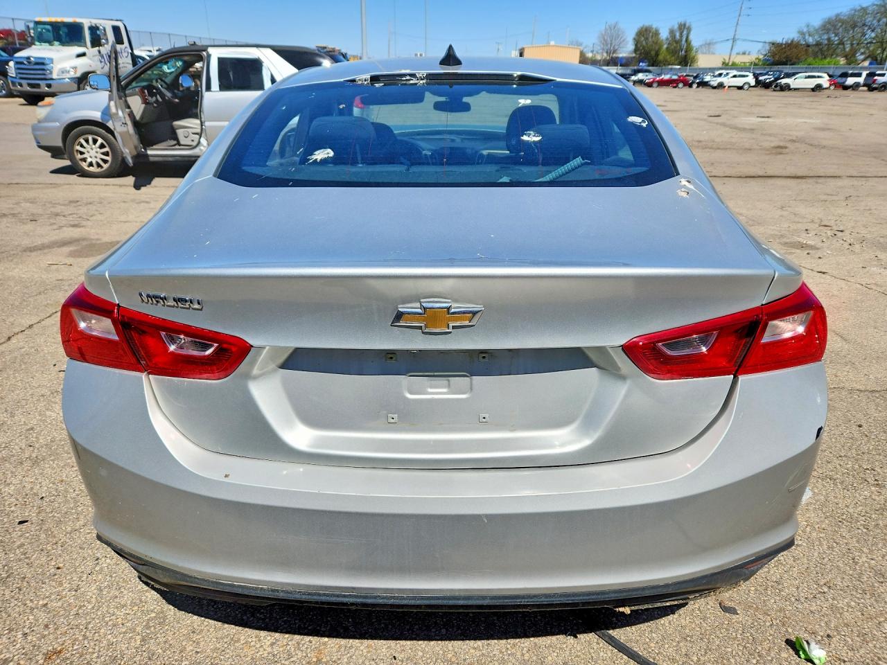 2022 Chevrolet Malibu Ls Серебряный vin: 1G1ZC5ST6NF166507