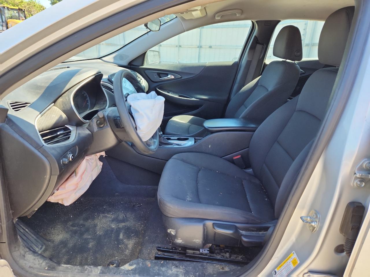 2022 Chevrolet Malibu Ls Серебряный vin: 1G1ZC5ST6NF166507 Damage: Airbag - Front Left, Deployed, Replacement Required