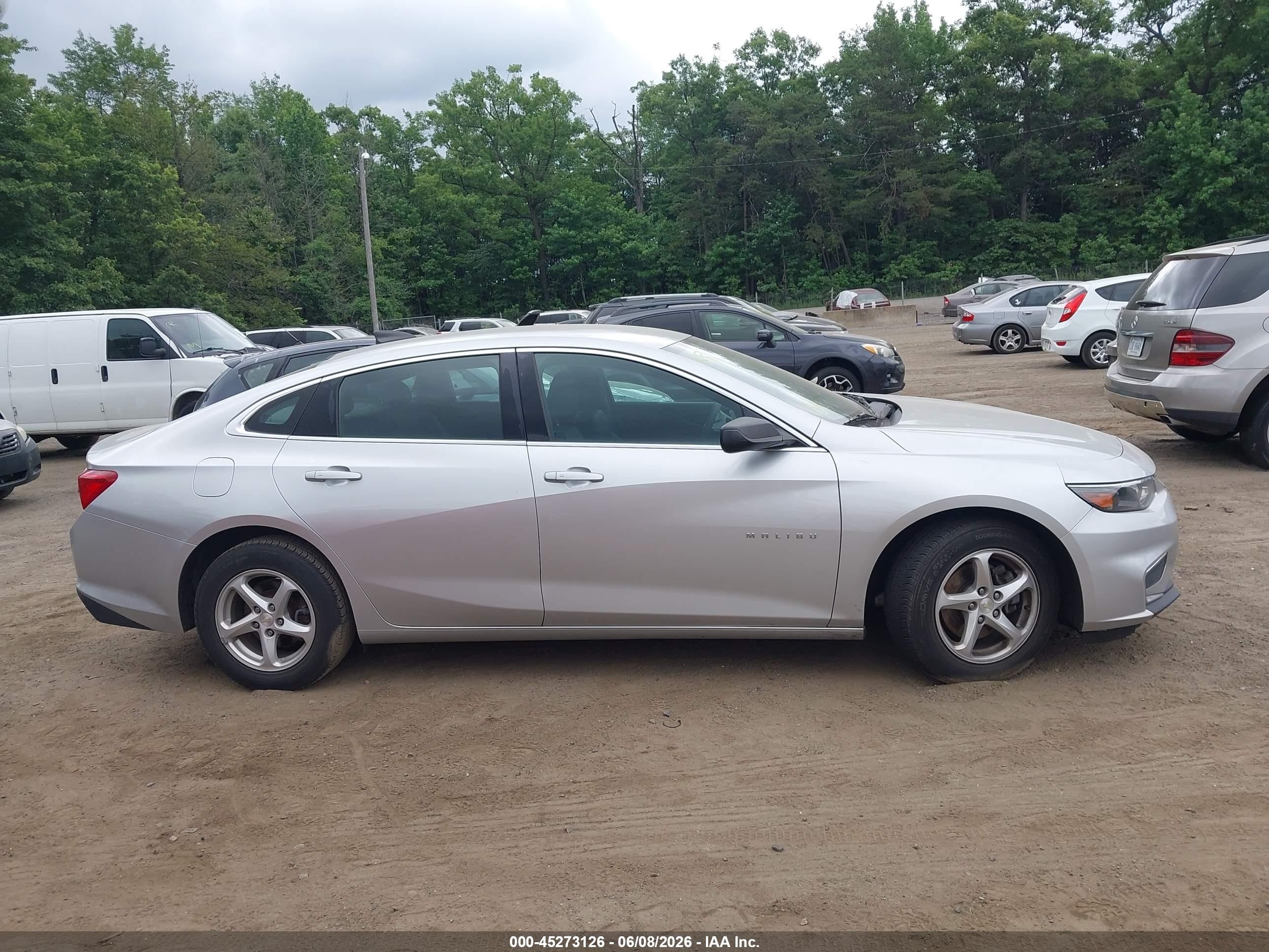 2017 Chevrolet Malibu 1fl Silver vin: 1G1ZC5ST7HF128708