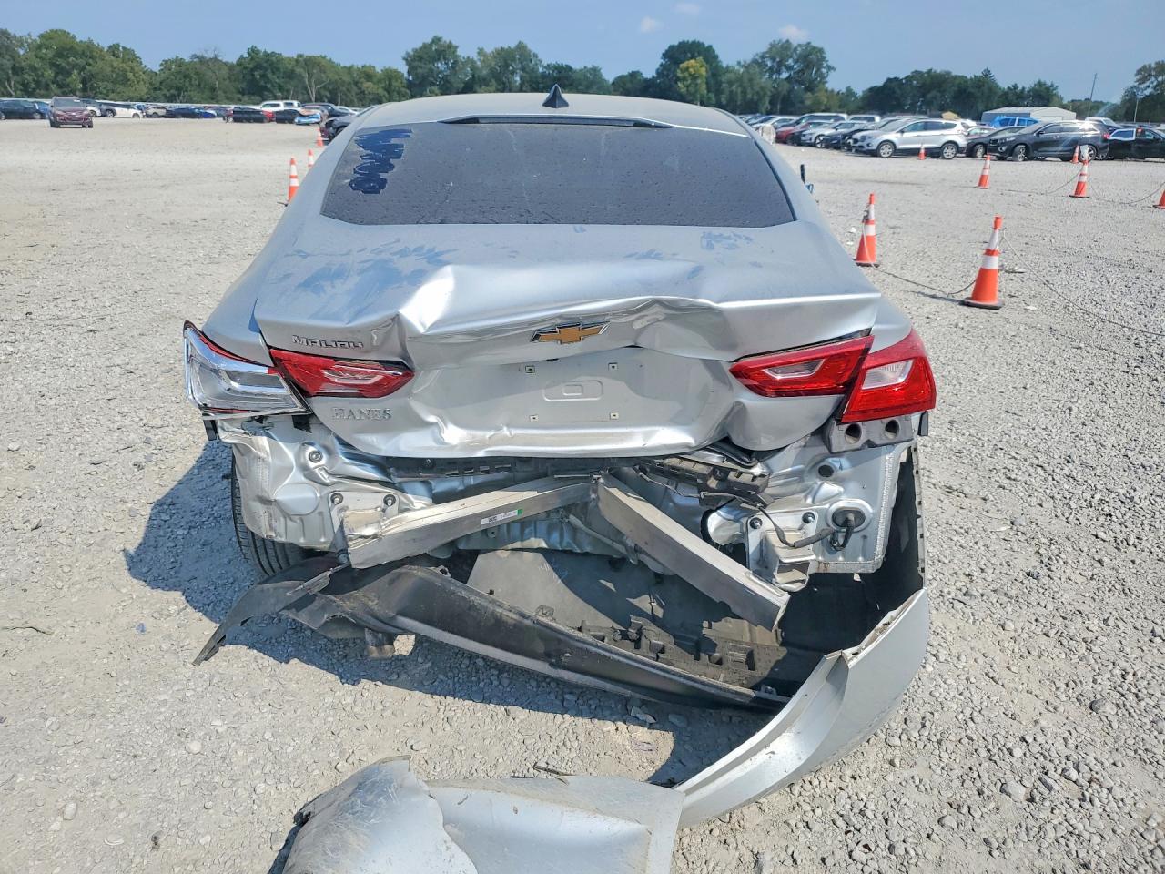 2022 Chevrolet Malibu Ls Silver vin: 1G1ZC5ST7NF161400