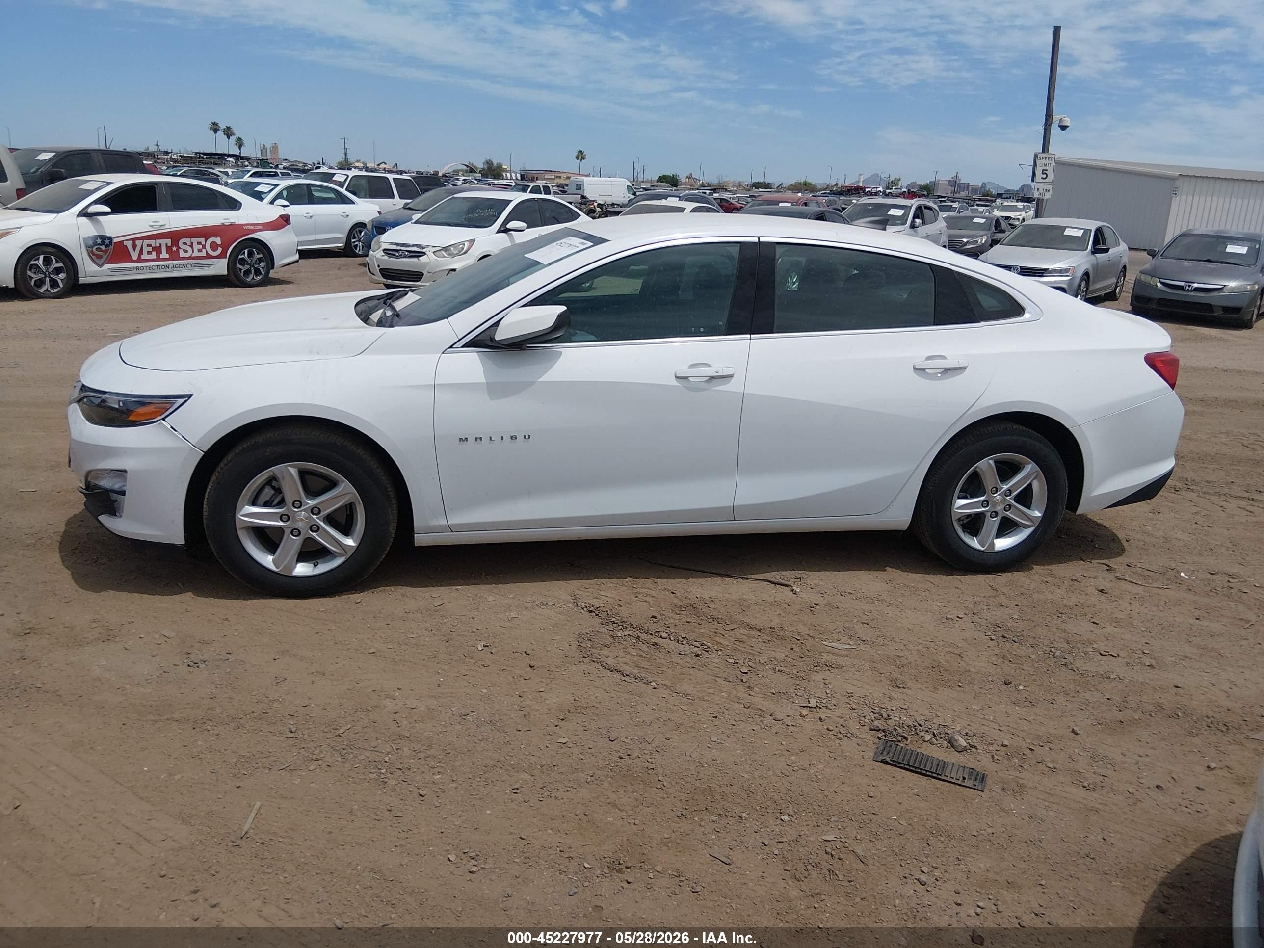 2024 Chevrolet Malibu Fwd 1fl Белый vin: 1G1ZC5STXRF175295