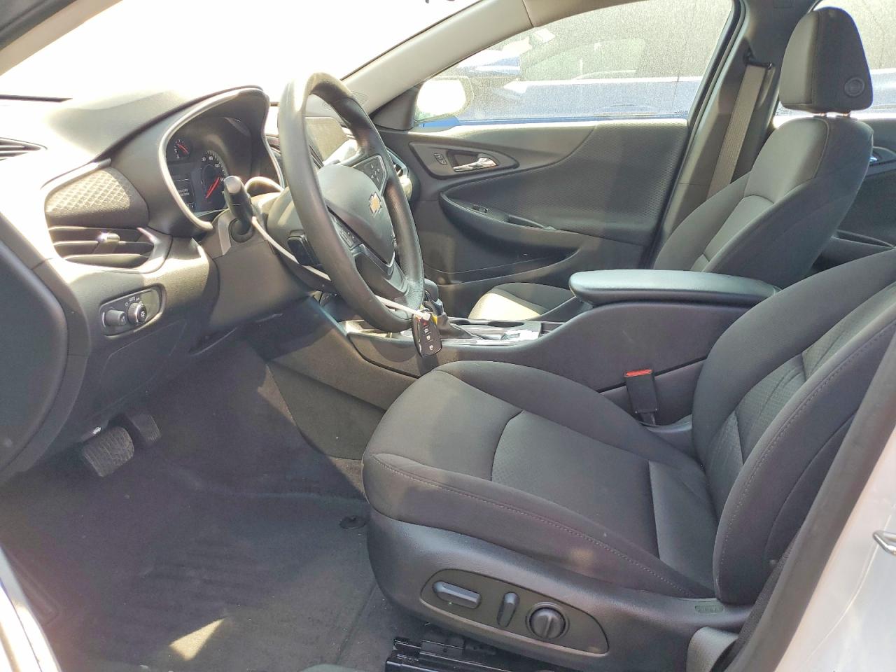 2025 Chevrolet Malibu Ls White vin: 1G1ZC5STXSF117824