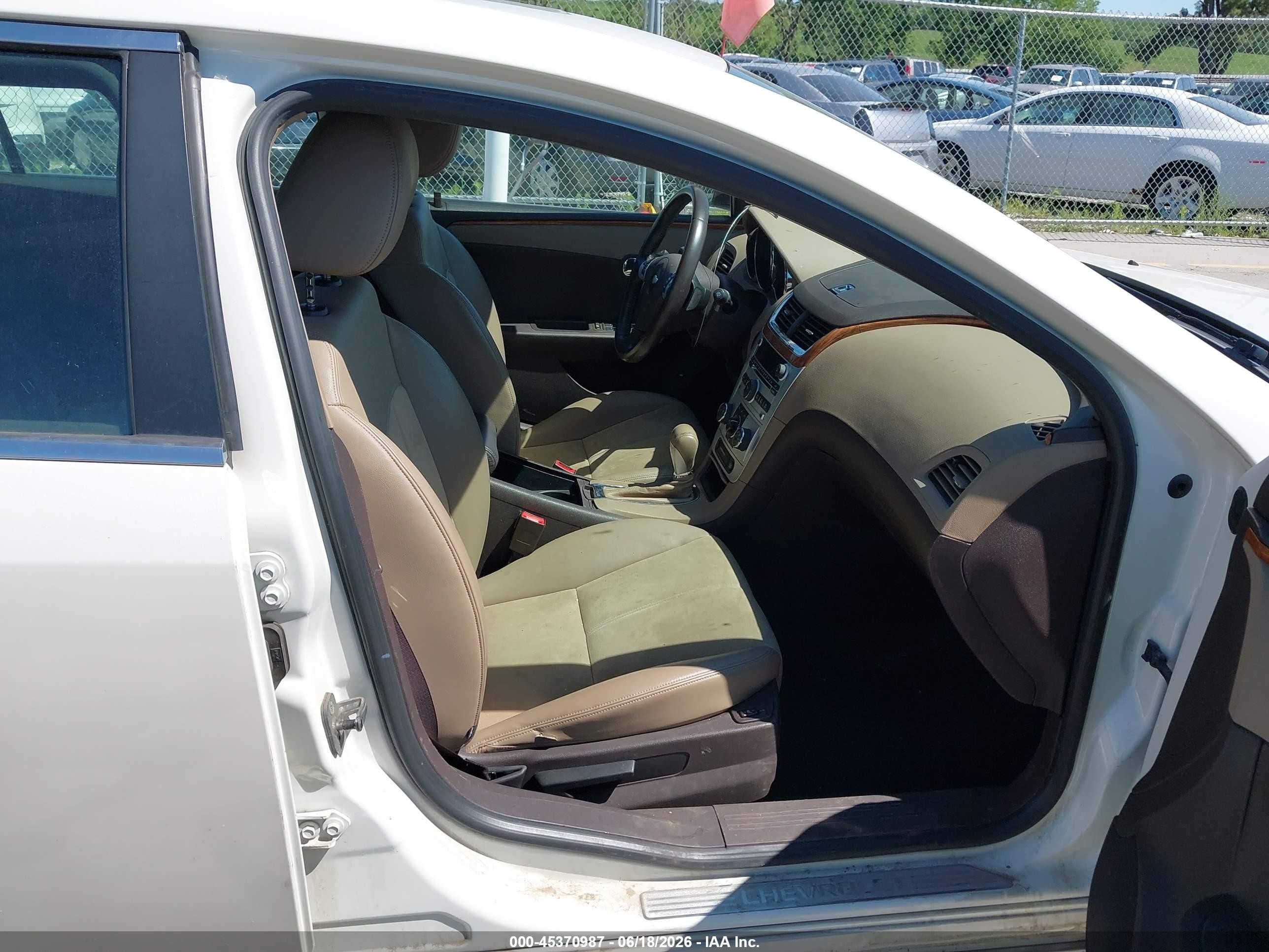 2010 Chevrolet Malibu Lt Белый vin: 1G1ZD5E76AF112484
