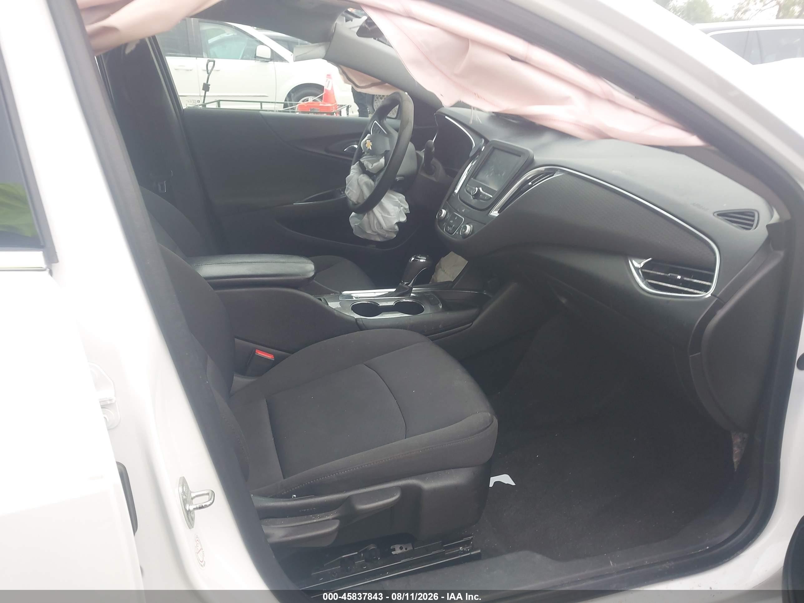 2018 Chevrolet Malibu Lt Белый vin: 1G1ZD5ST0JF194116