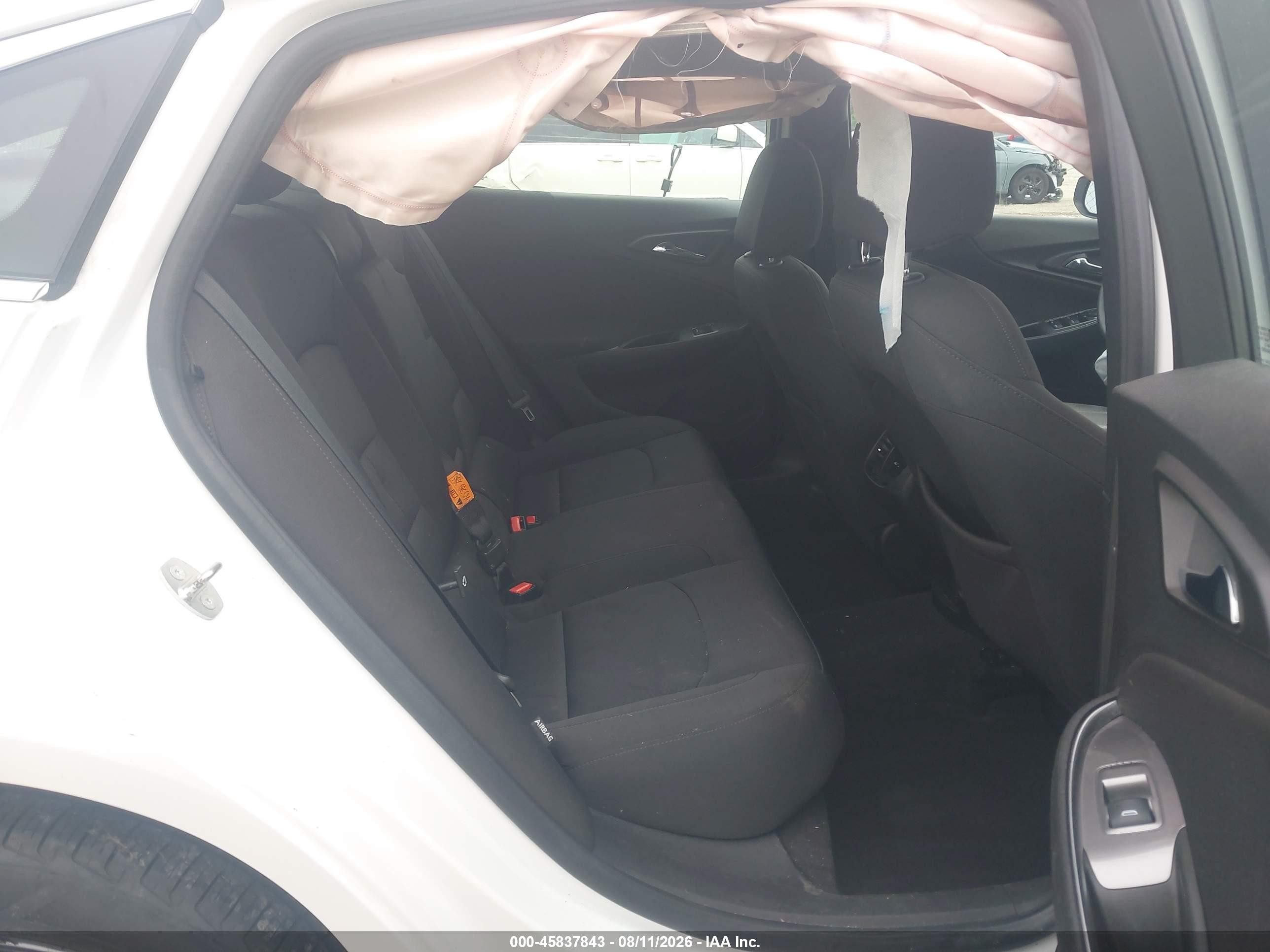 2018 Chevrolet Malibu Lt Белый vin: 1G1ZD5ST0JF194116