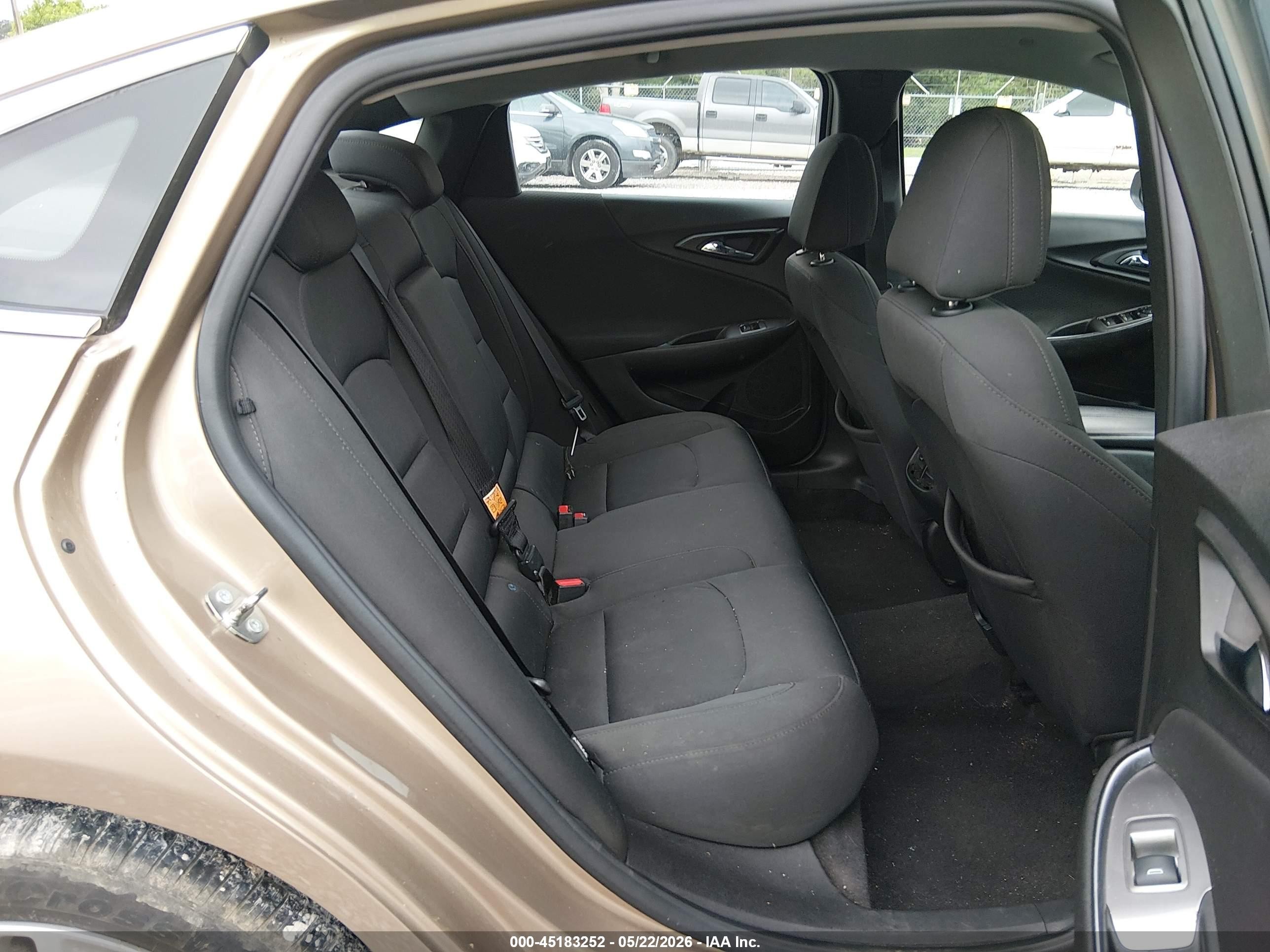 2018 Chevrolet Malibu Lt Gold vin: 1G1ZD5ST0JF251527