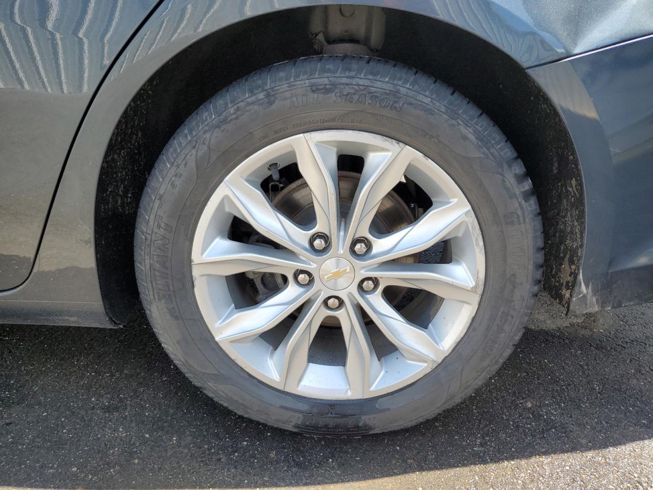 2019 Chevrolet Malibu Lt Серый vin: 1G1ZD5ST0KF155771 Damage: Left Rear Wheel, Curb Rash, > 12 Inches