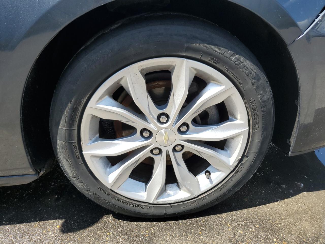 2019 Chevrolet Malibu Lt Серый vin: 1G1ZD5ST0KF155771 Damage: Right Front Wheel, Curb Rash, 4 To 5 Inches