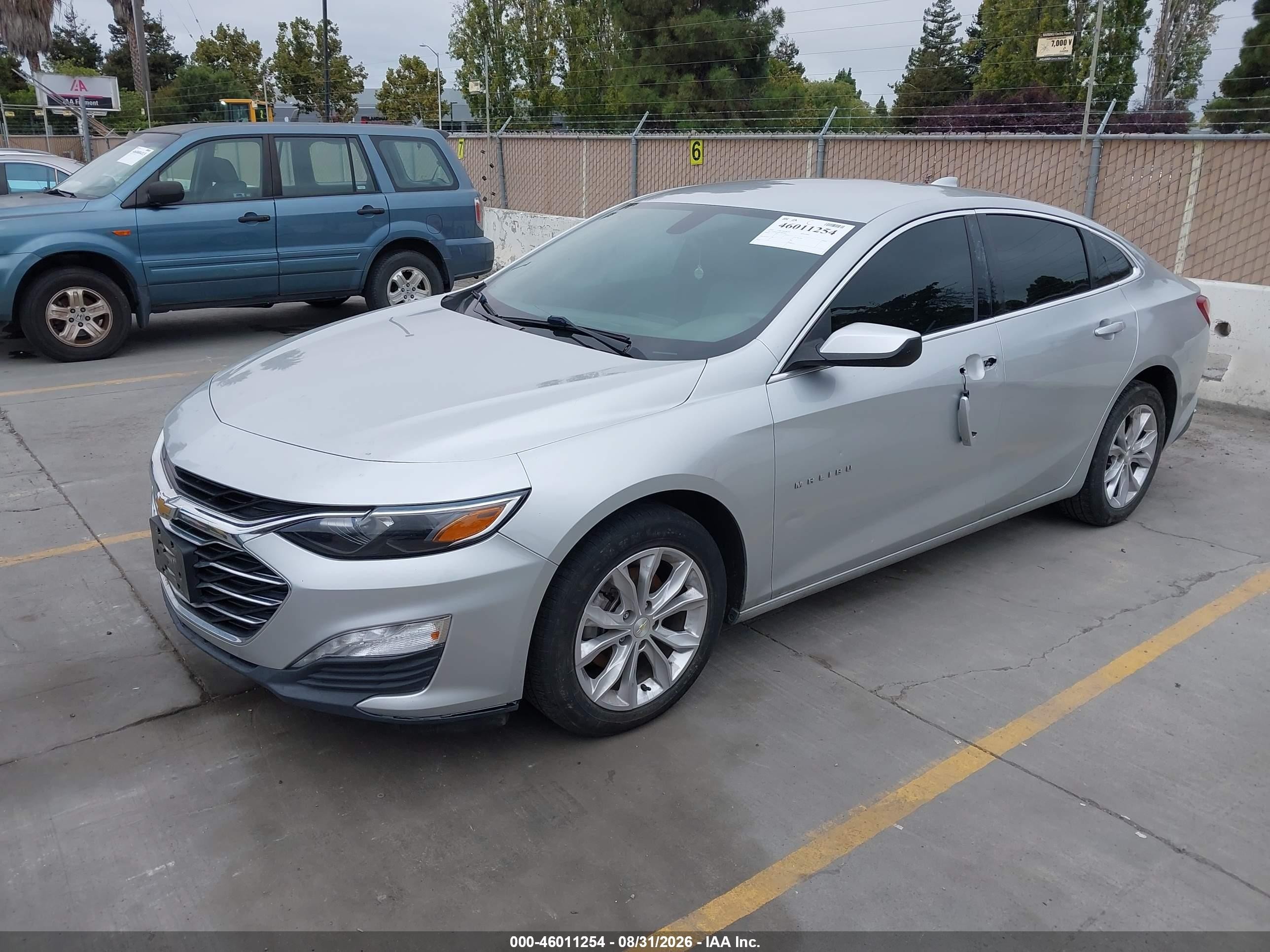 2020 Chevrolet Malibu Fwd Lt Серебряный vin: 1G1ZD5ST0LF064680