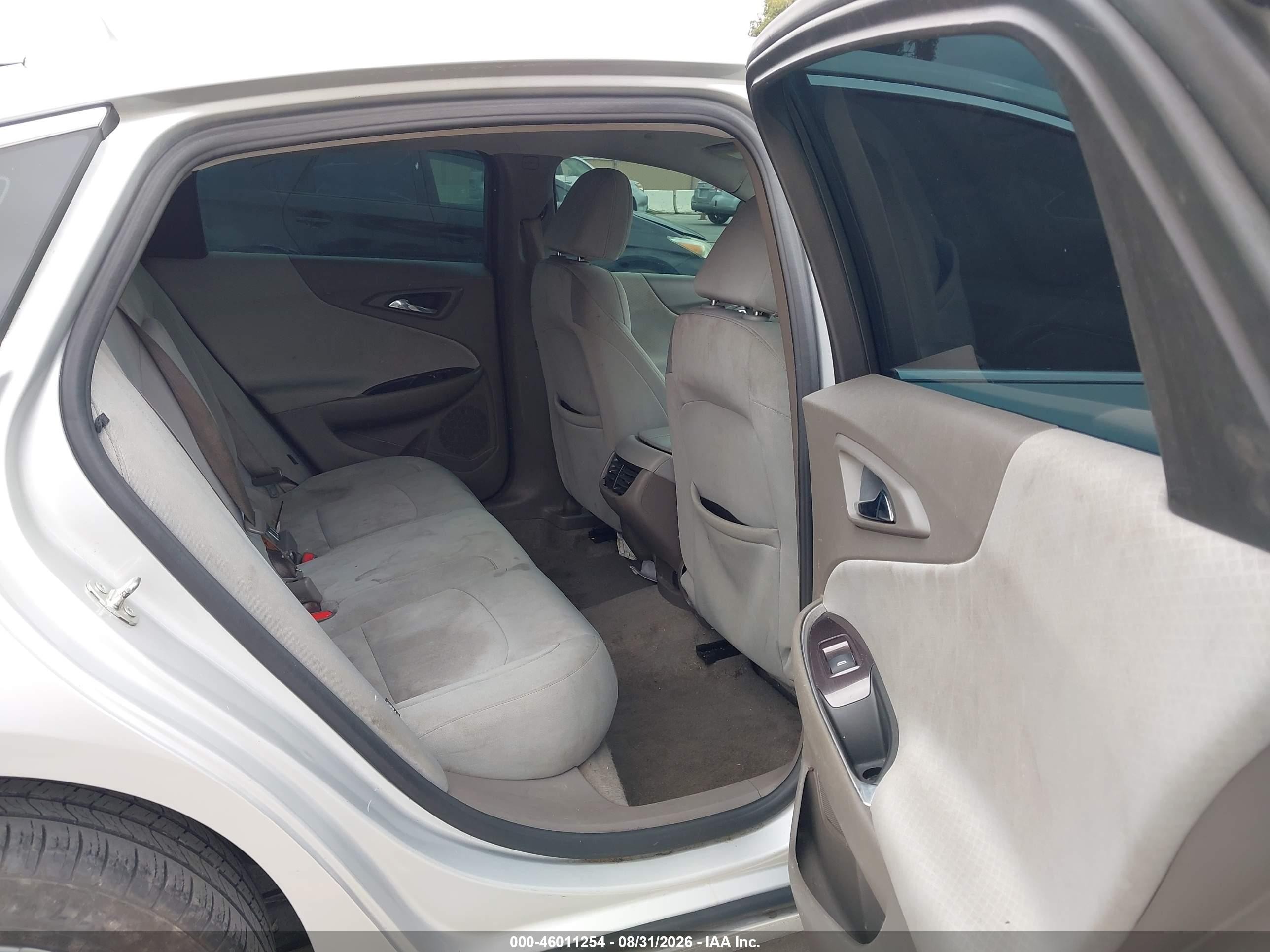2020 Chevrolet Malibu Fwd Lt Серебряный vin: 1G1ZD5ST0LF064680