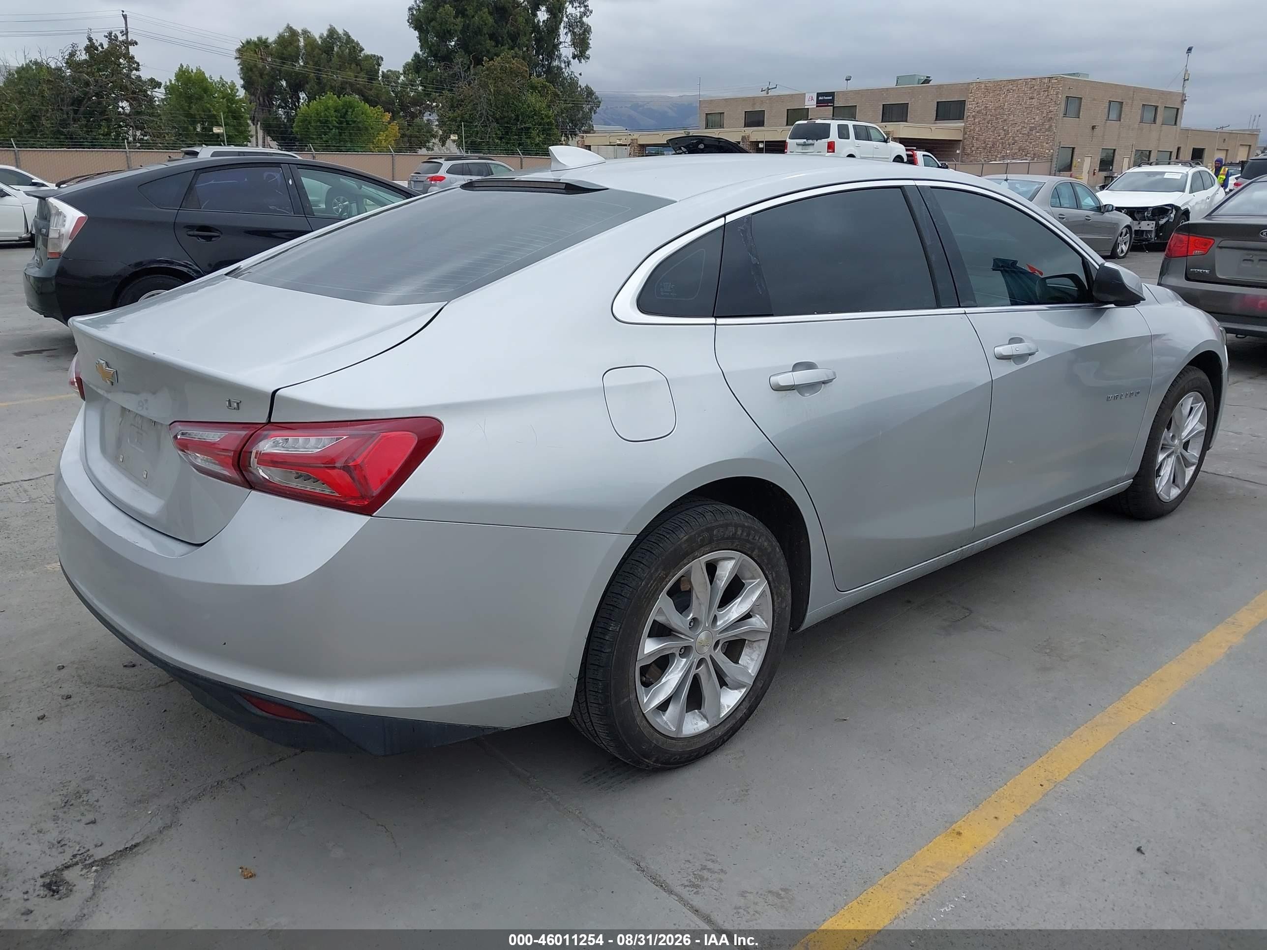 2020 Chevrolet Malibu Fwd Lt Серебряный vin: 1G1ZD5ST0LF064680
