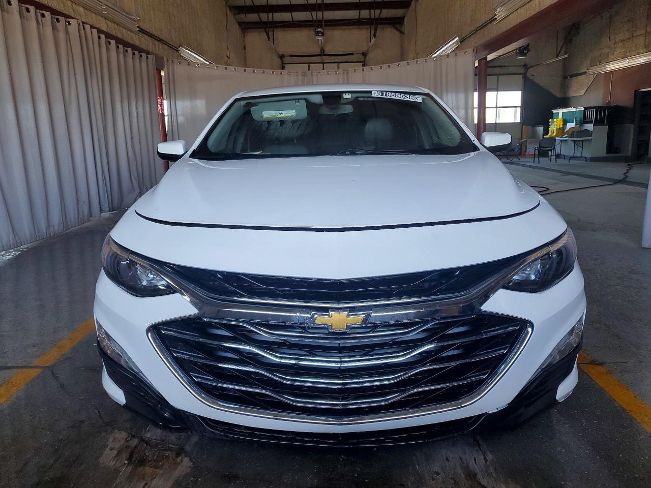 2020 Chevrolet Malibu Lt Белый vin: 1G1ZD5ST0LF125705