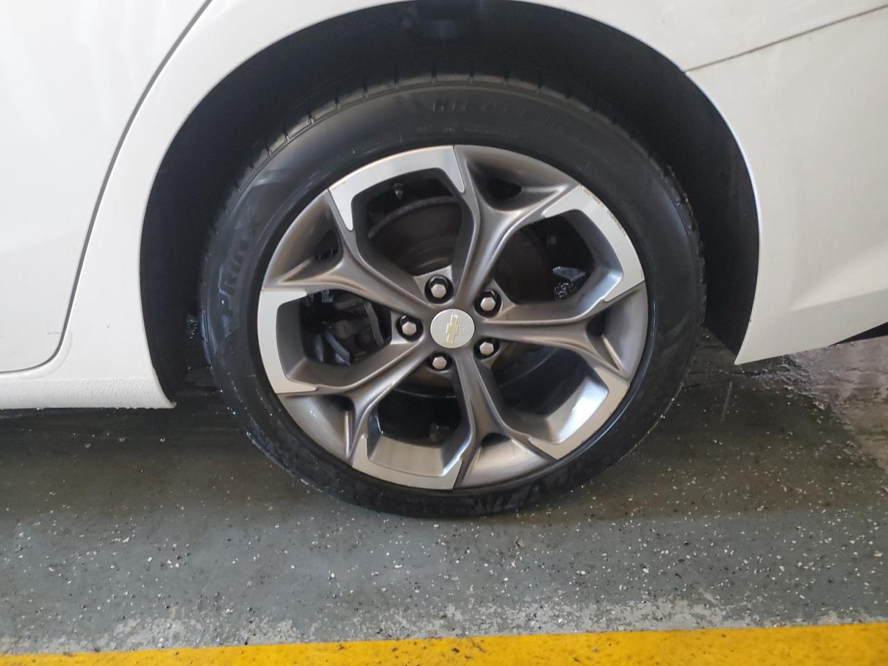 2020 Chevrolet Malibu Lt Белый vin: 1G1ZD5ST0LF125705 Damage: Left Rear Wheel, Curb Rash, 4 To 5 Inches