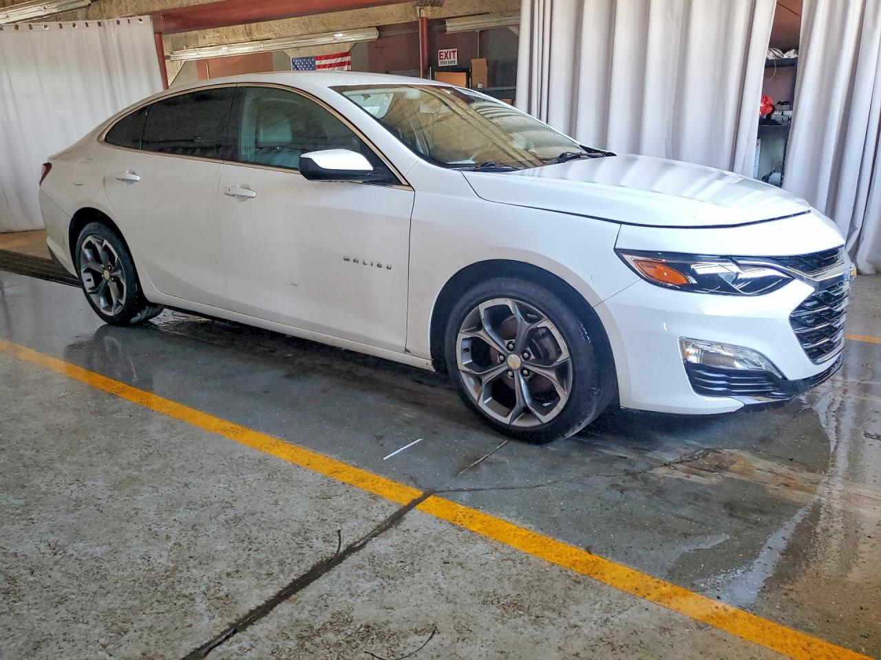 2020 Chevrolet Malibu Lt Белый vin: 1G1ZD5ST0LF125705
