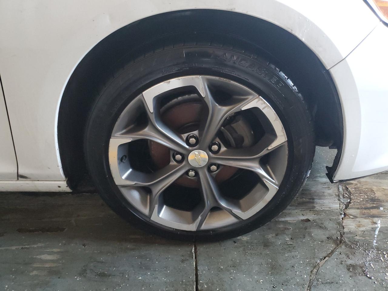 2020 Chevrolet Malibu Lt Белый vin: 1G1ZD5ST0LF125705 Damage: Right Front Wheel, Curb Rash, > 12 Inches