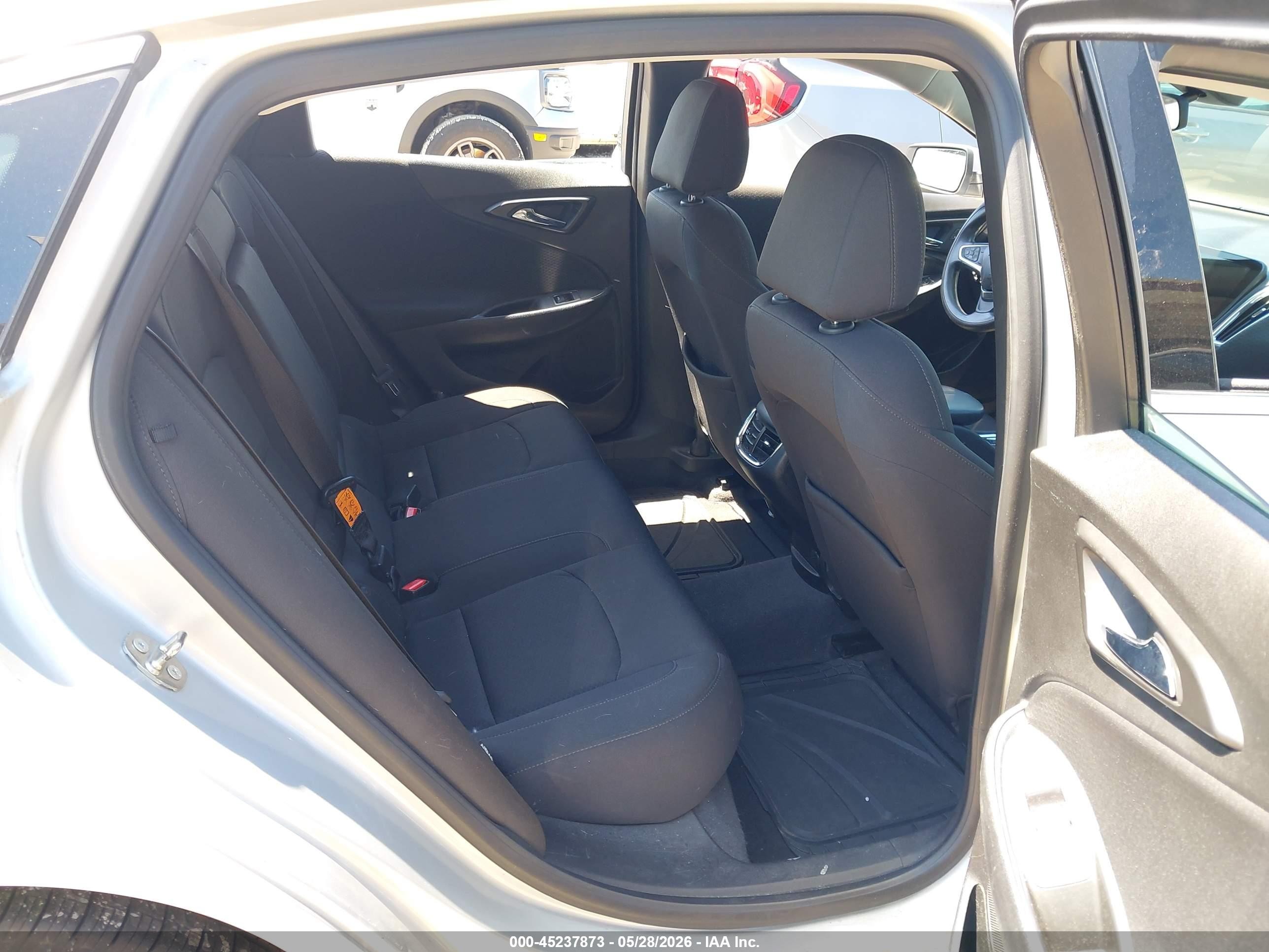 2019 Chevrolet Malibu Lt Silver vin: 1G1ZD5ST1KF126893