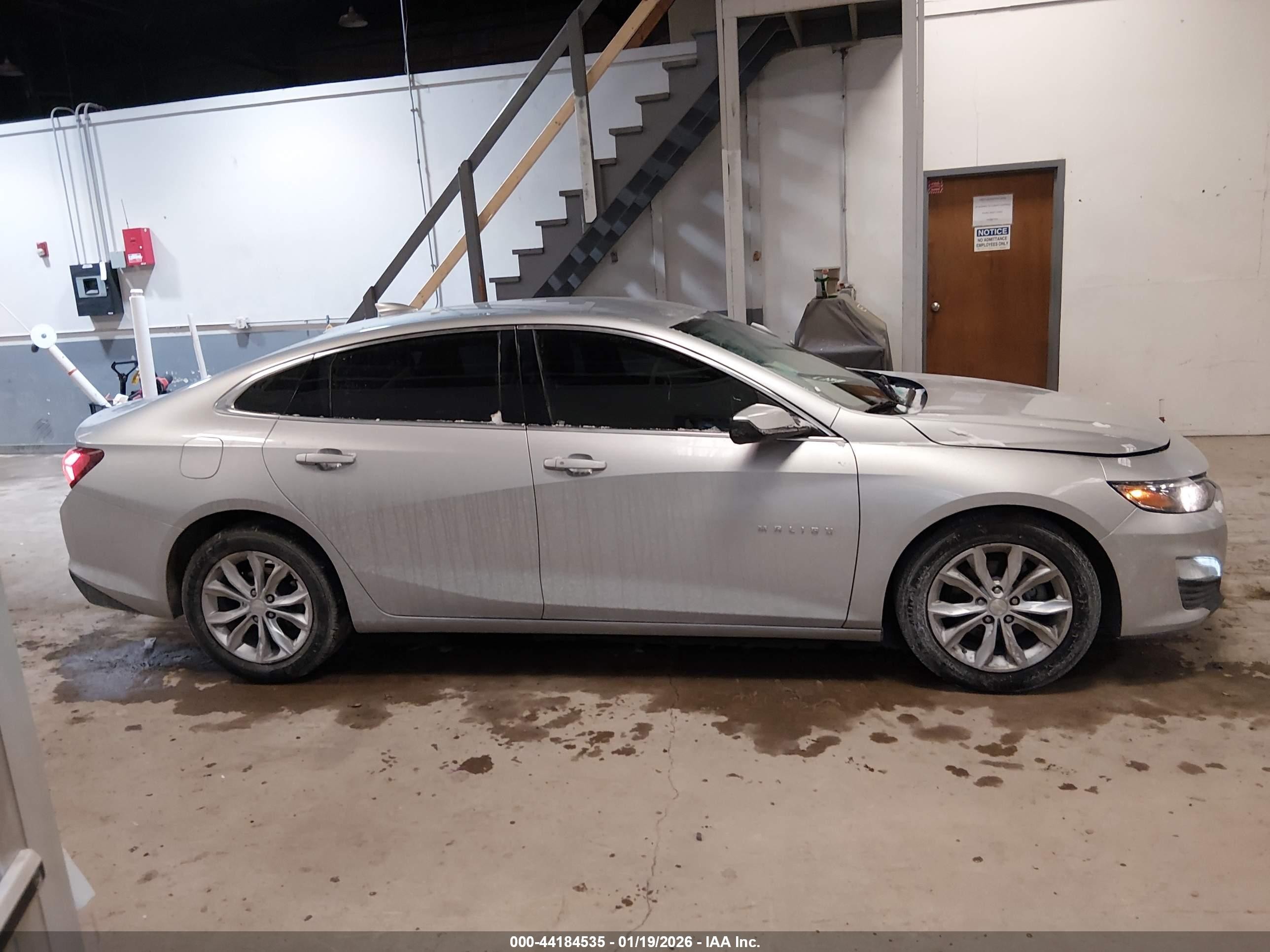 2019 Chevrolet Malibu Lt Серебряный vin: 1G1ZD5ST1KF127039