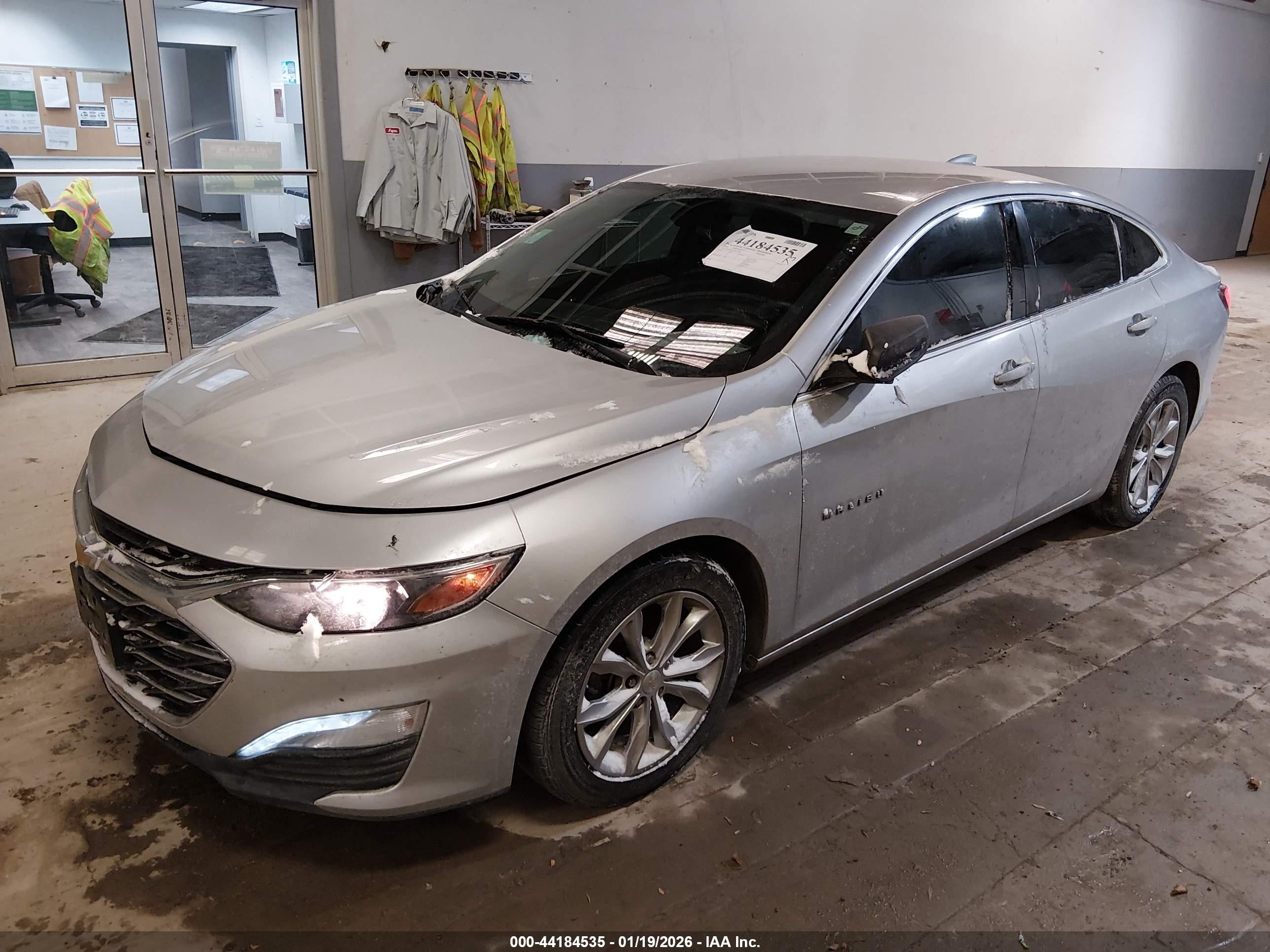 2019 Chevrolet Malibu Lt Серебряный vin: 1G1ZD5ST1KF127039