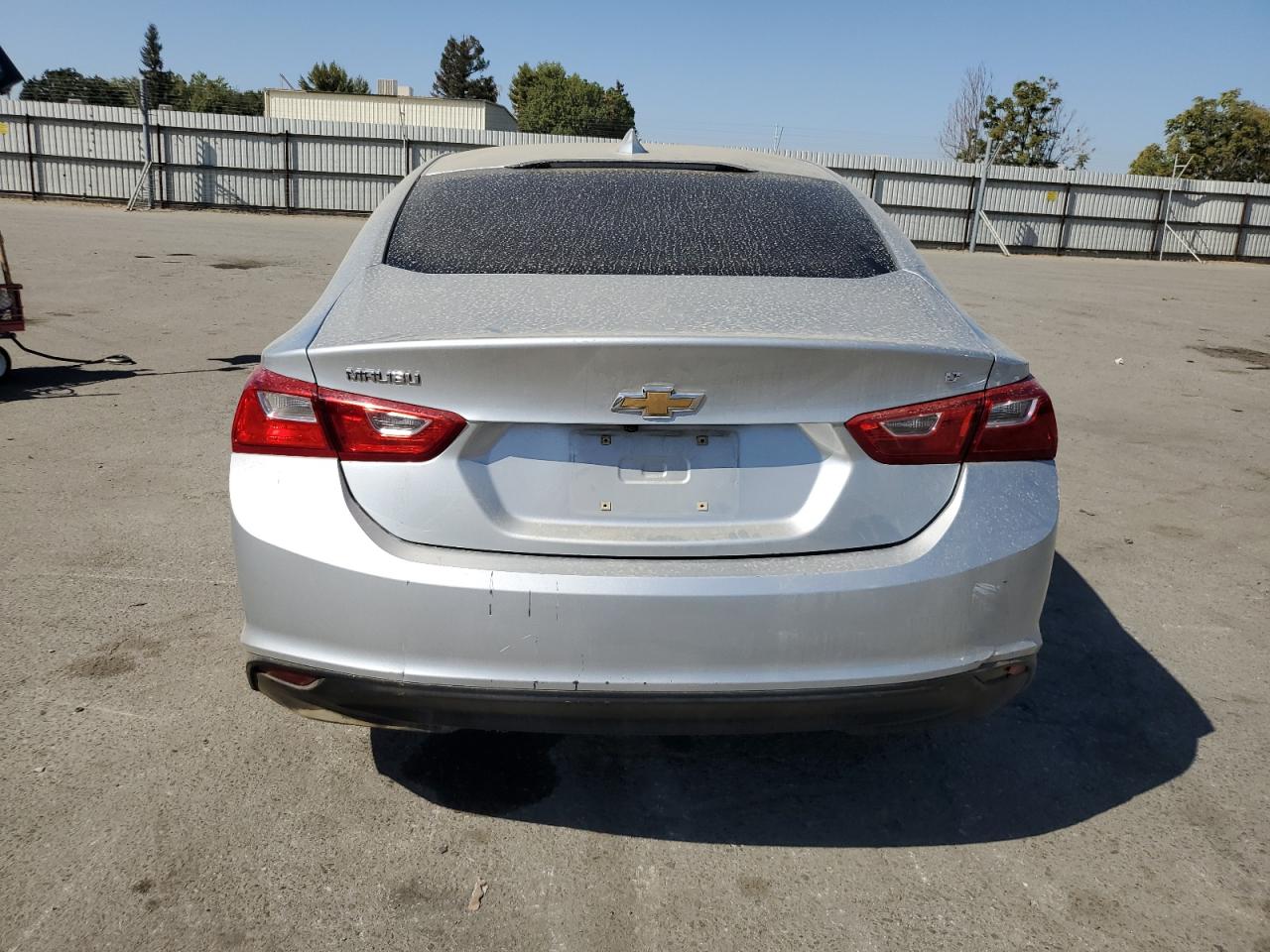 2018 Chevrolet Malibu Lt Серебряный vin: 1G1ZD5ST2JF121801