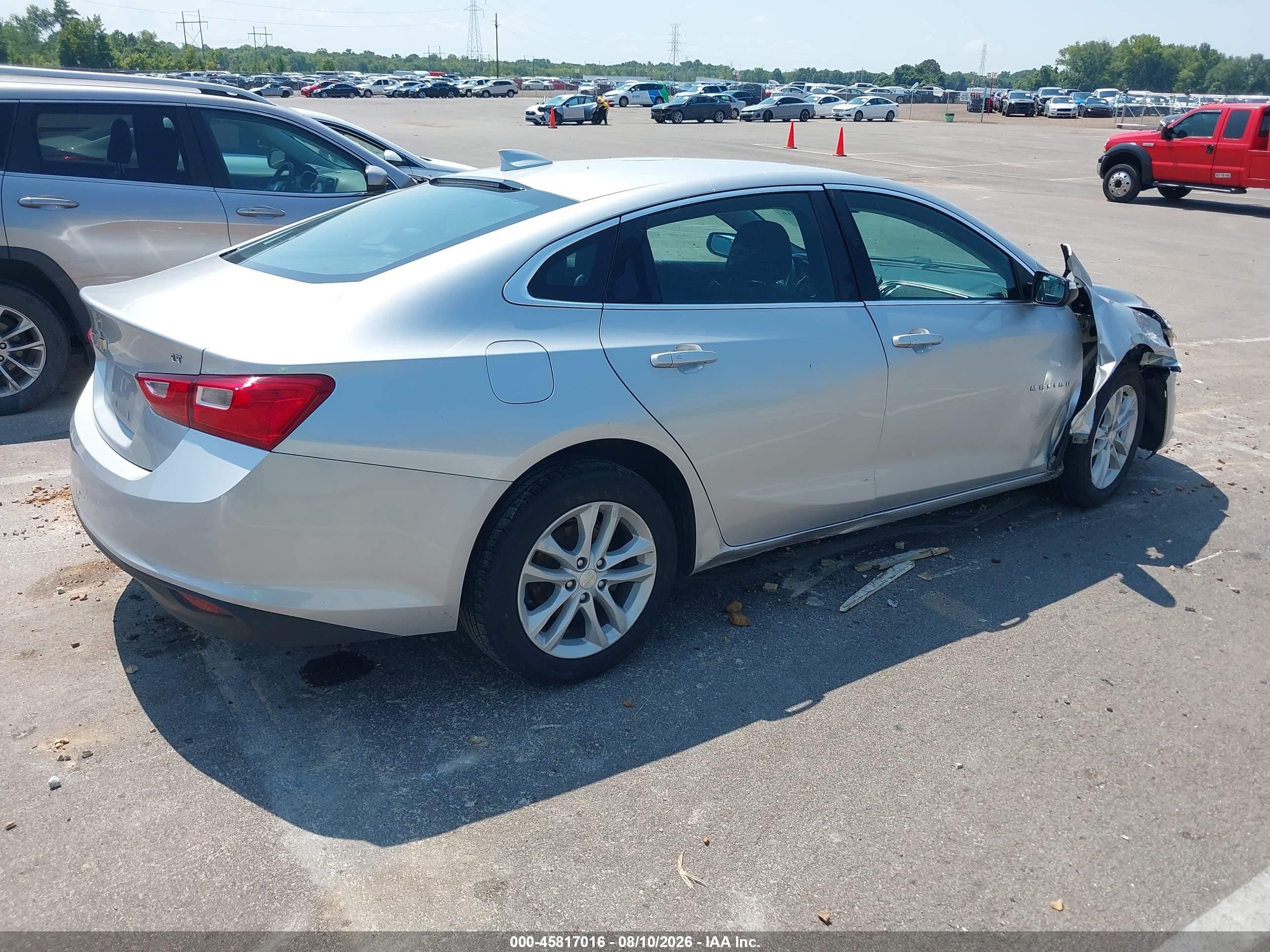 2018 Chevrolet Malibu Lt Серебряный vin: 1G1ZD5ST2JF123466