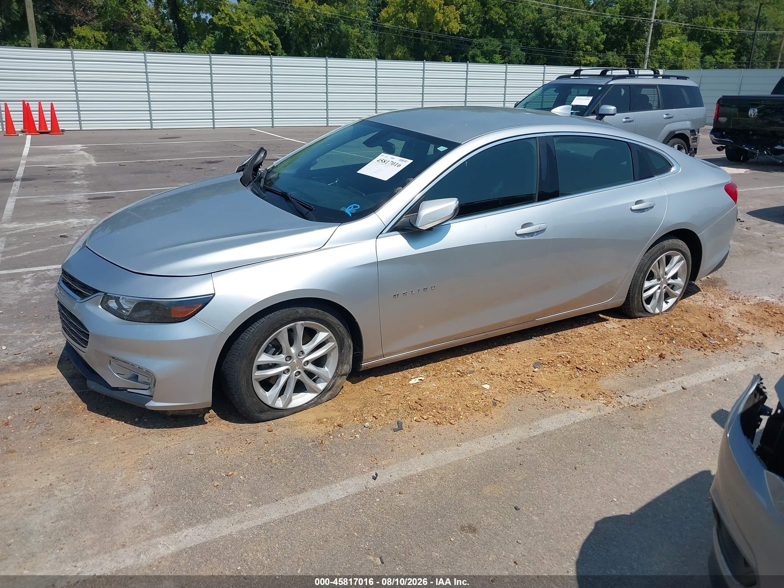 2018 Chevrolet Malibu Lt Серебряный vin: 1G1ZD5ST2JF123466