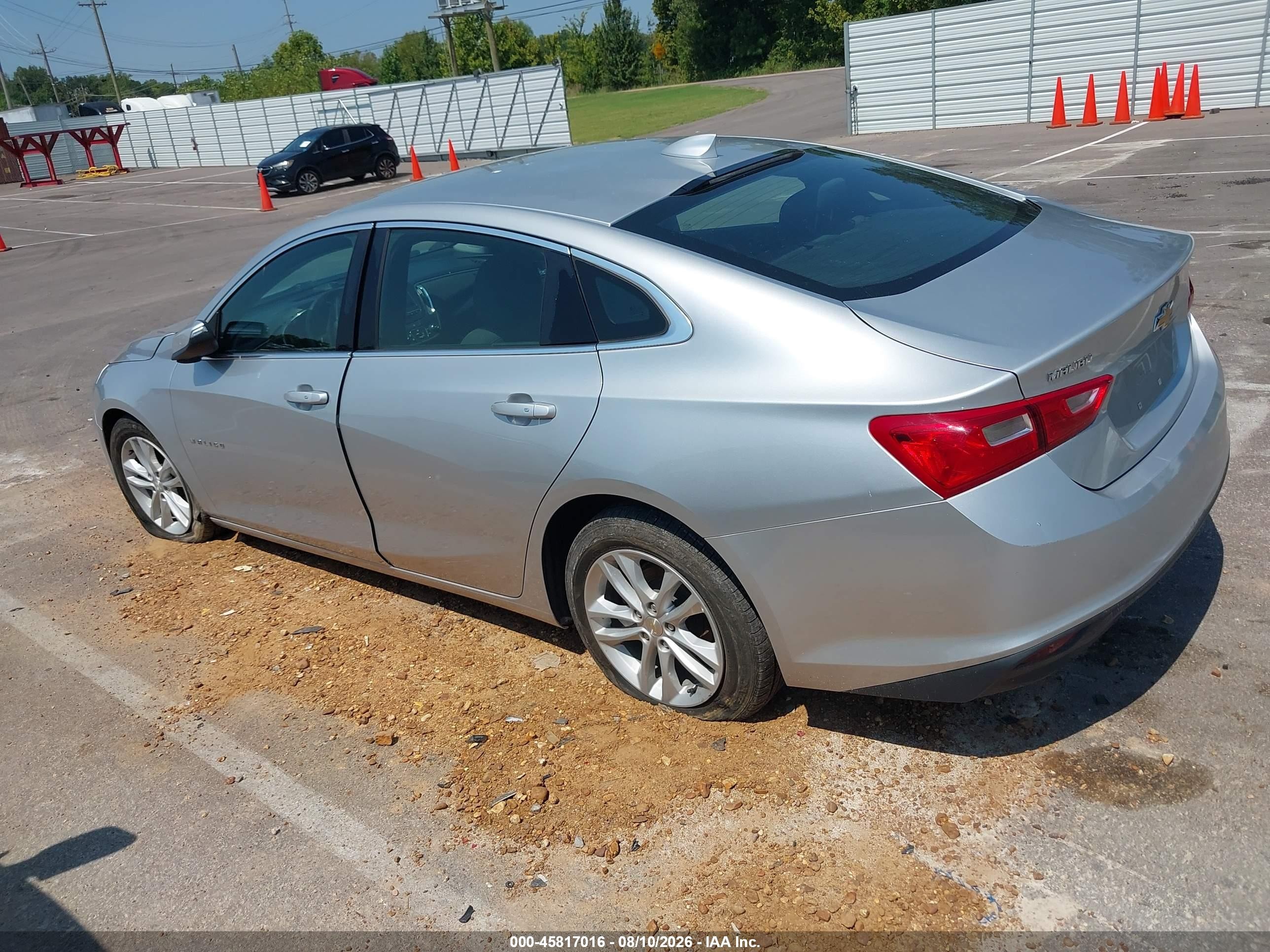 2018 Chevrolet Malibu Lt Серебряный vin: 1G1ZD5ST2JF123466