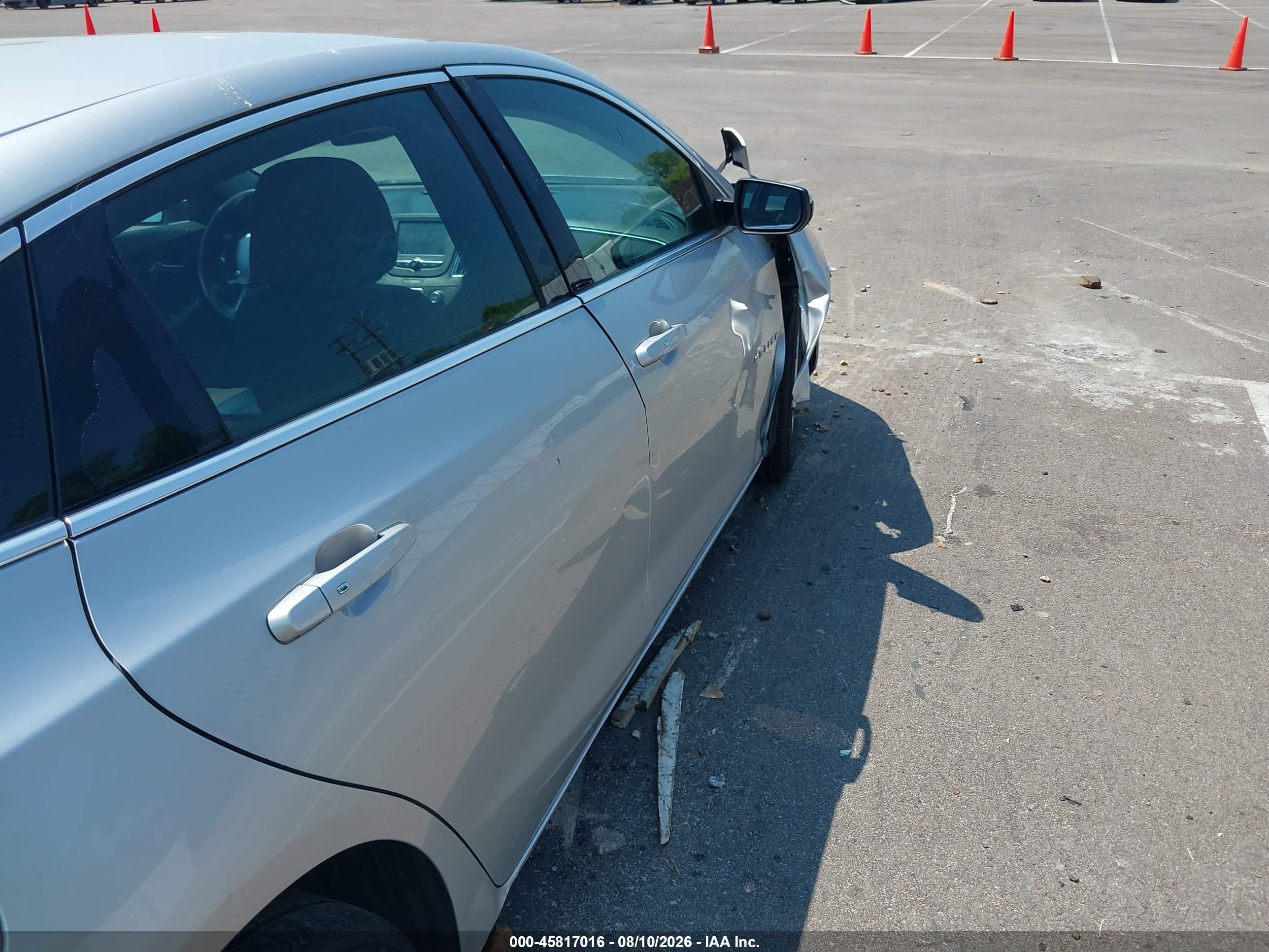 2018 Chevrolet Malibu Lt Серебряный vin: 1G1ZD5ST2JF123466