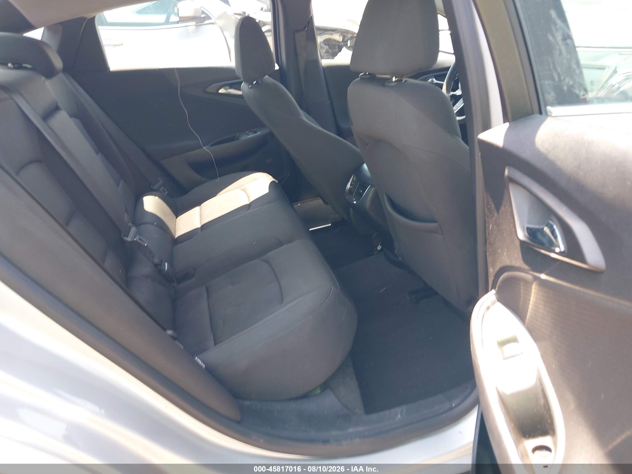2018 Chevrolet Malibu Lt Серебряный vin: 1G1ZD5ST2JF123466