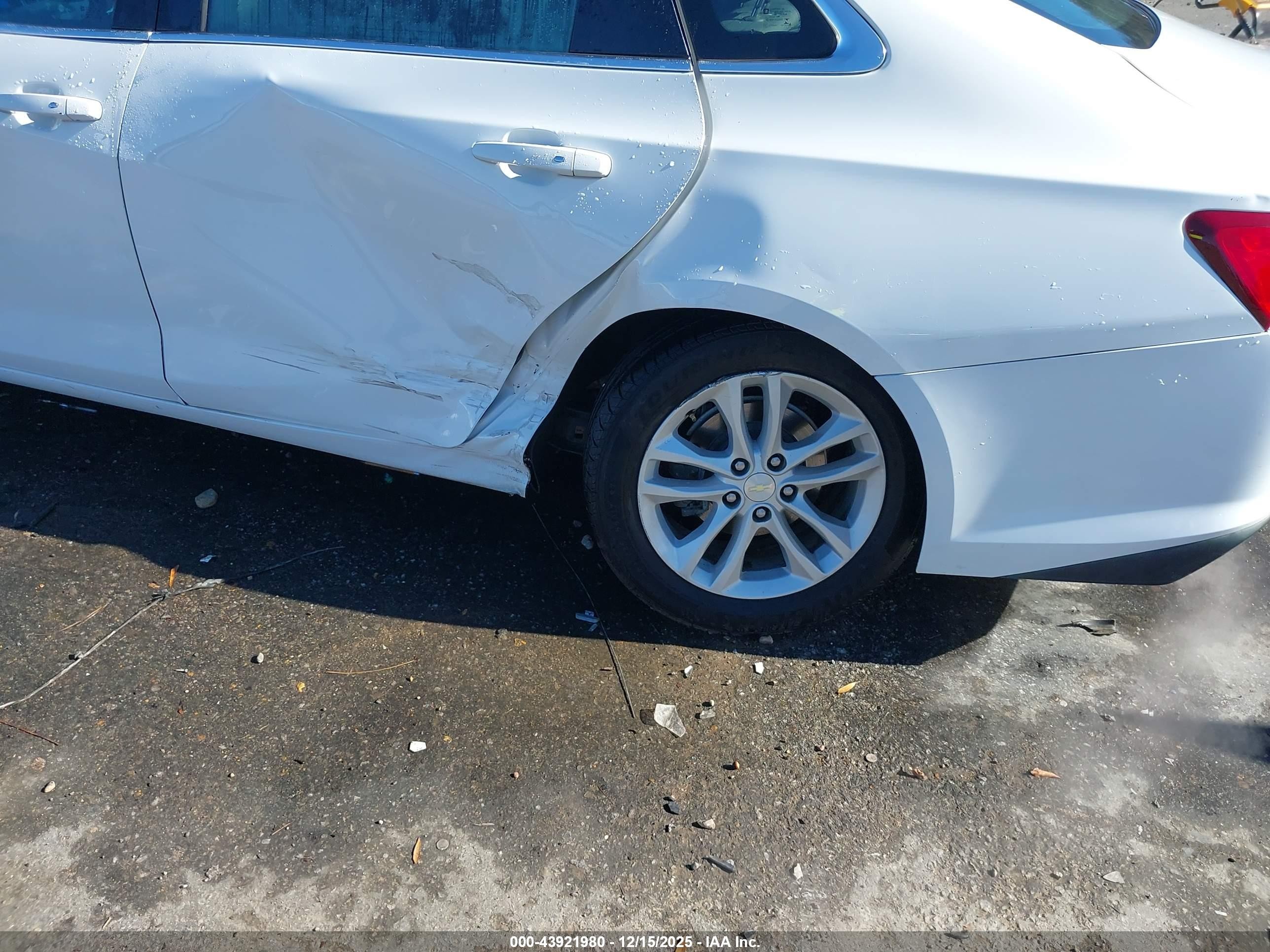 2018 Chevrolet Malibu Lt White vin: 1G1ZD5ST2JF139697
