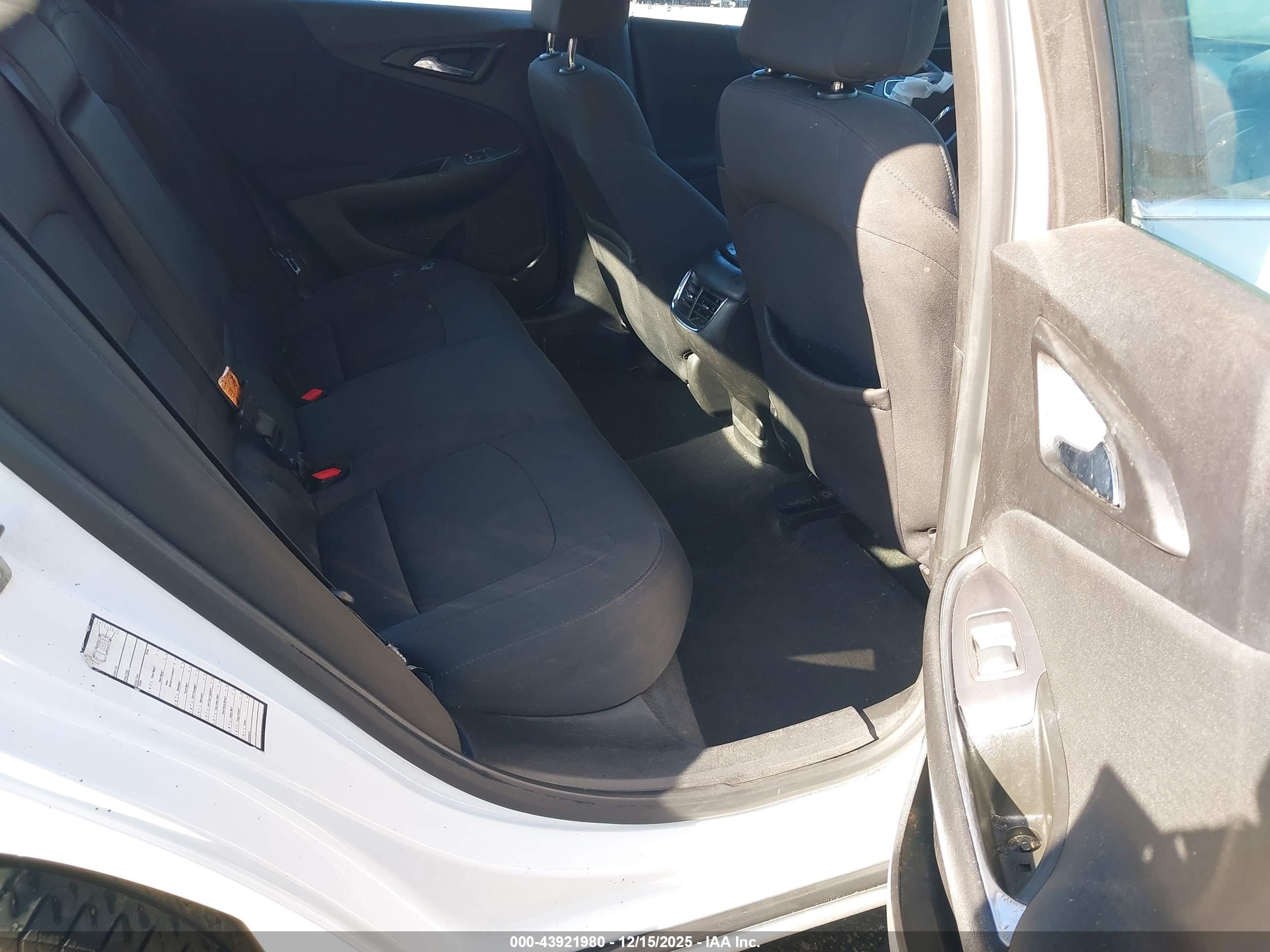 2018 Chevrolet Malibu Lt White vin: 1G1ZD5ST2JF139697